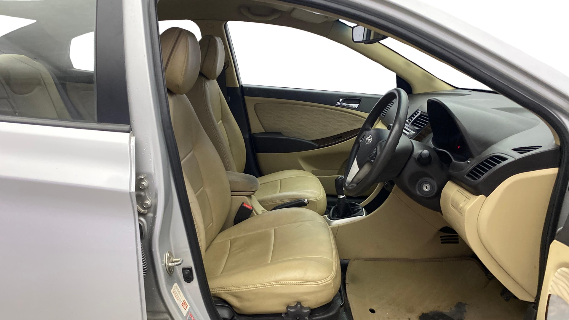 View 2013 Hyundai Fluidic Verna 1.6 CRDI EX Image 26 Used 2013 Hyundai Fluidic Verna 1.6 CRDI EX Image 26
