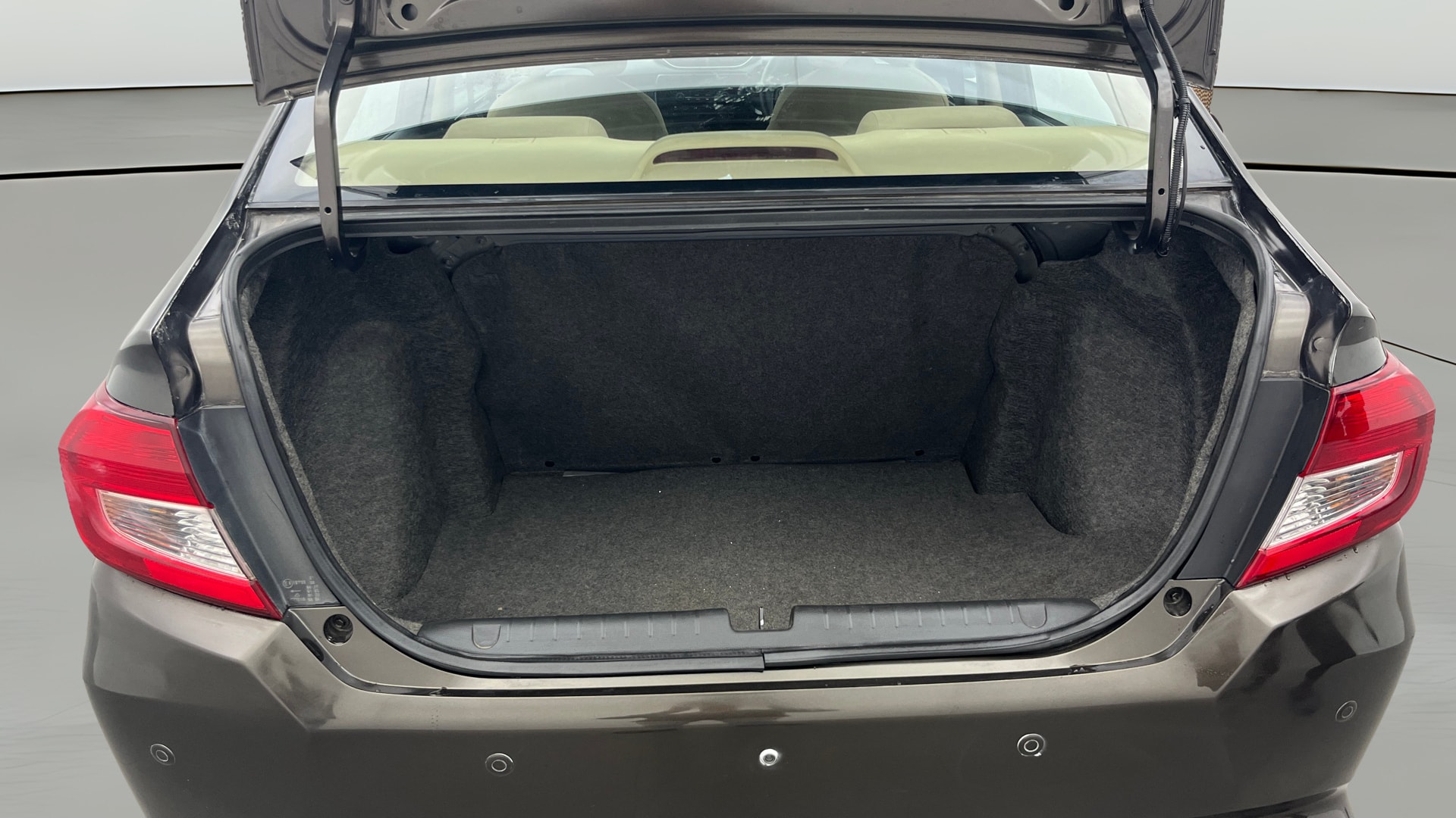 View 2019 Honda Amaze E MT Petrol BS IV Image 37 Used 2019 Honda Amaze E MT Petrol BS IV Image 37