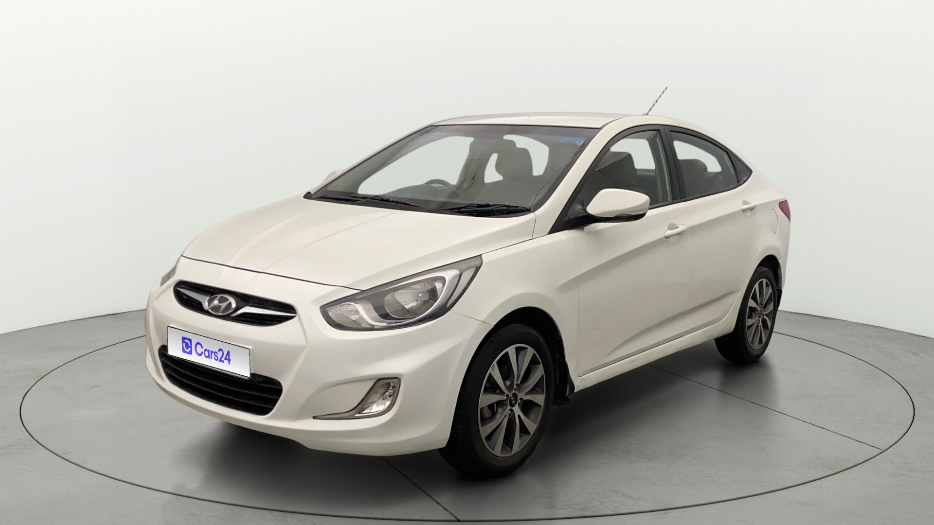 View 2014 Hyundai Fluidic Verna 1.6 VTVT SX Image 21 Used 2014 Hyundai Fluidic Verna 1.6 VTVT SX Image 21