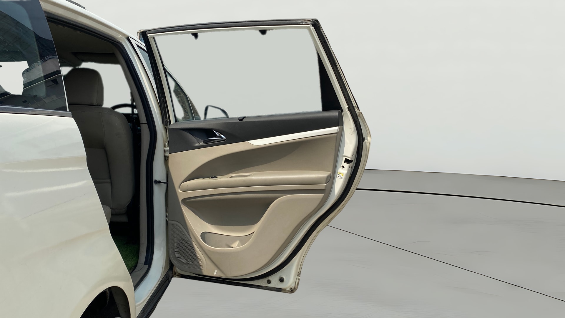 View 2018 Mahindra Marazzo M8 7-Seater Image 6 Used 2018 Mahindra Marazzo M8 7-Seater Image 6