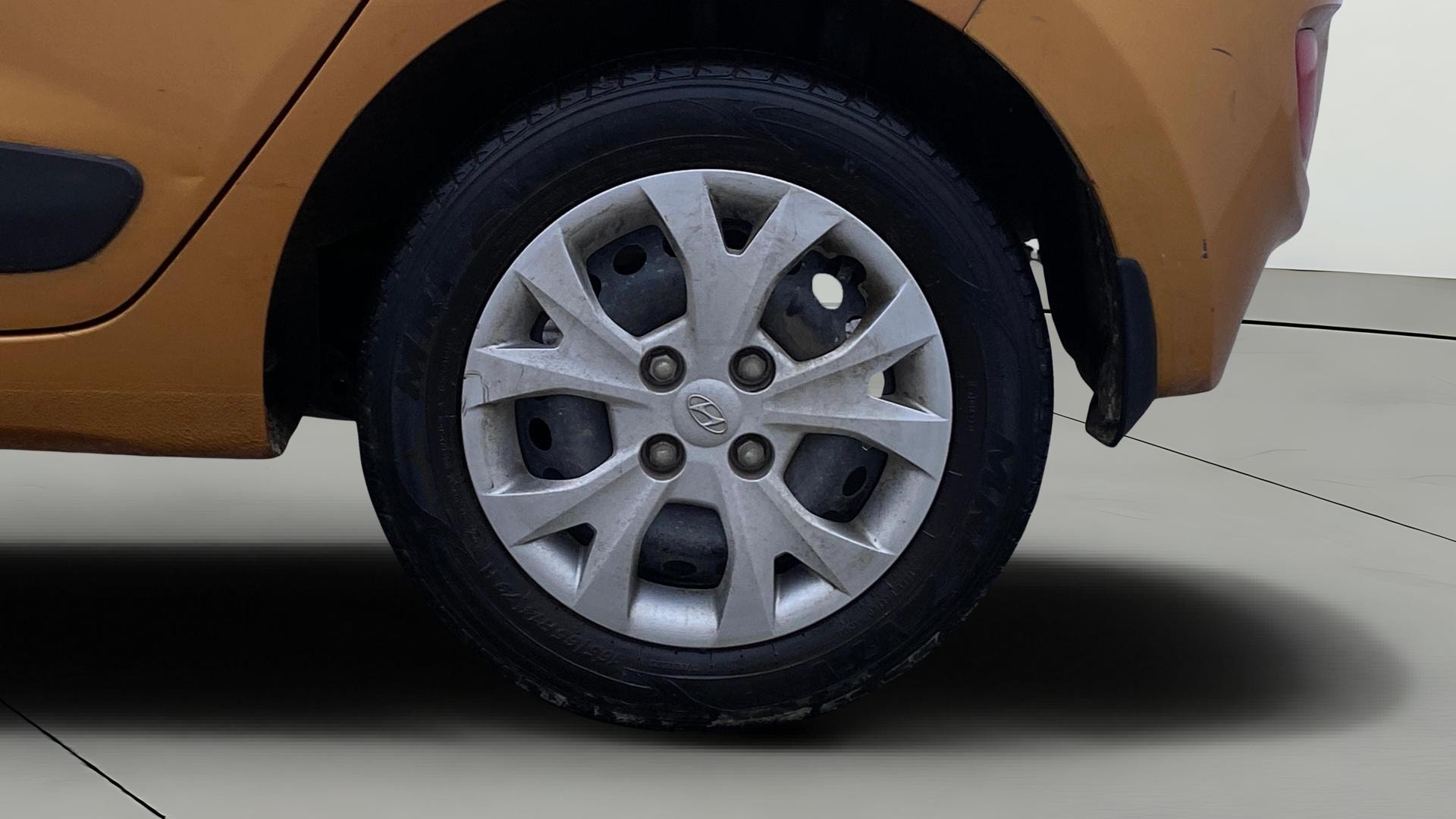 View 2016 Hyundai Grand i10 Sportz 1.2 Kappa Image 11 Used 2016 Hyundai Grand i10 Sportz 1.2 Kappa Image 11