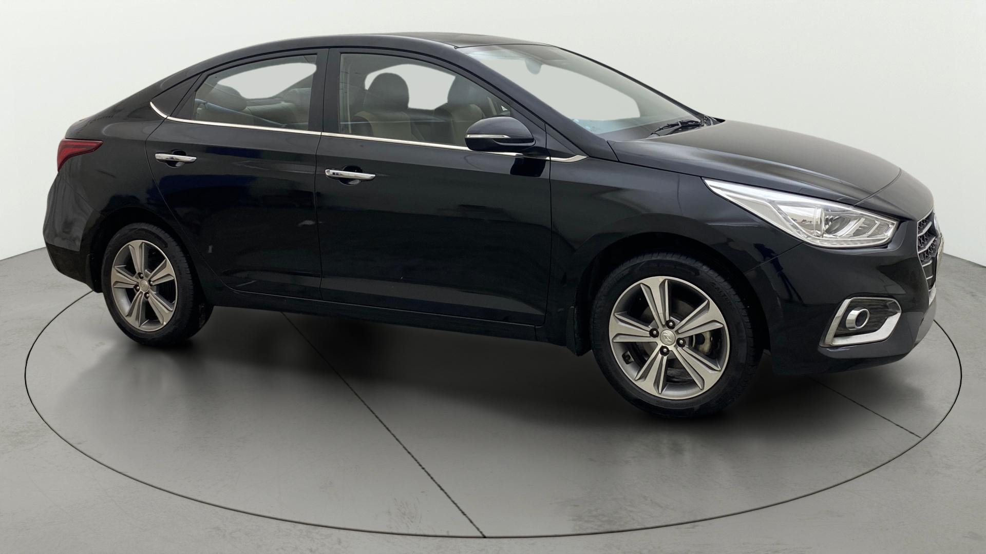 View 2017 Hyundai Verna 1.6 VTVT SX (O) Image 39 Used 2017 Hyundai Verna 1.6 VTVT SX (O) Image 39