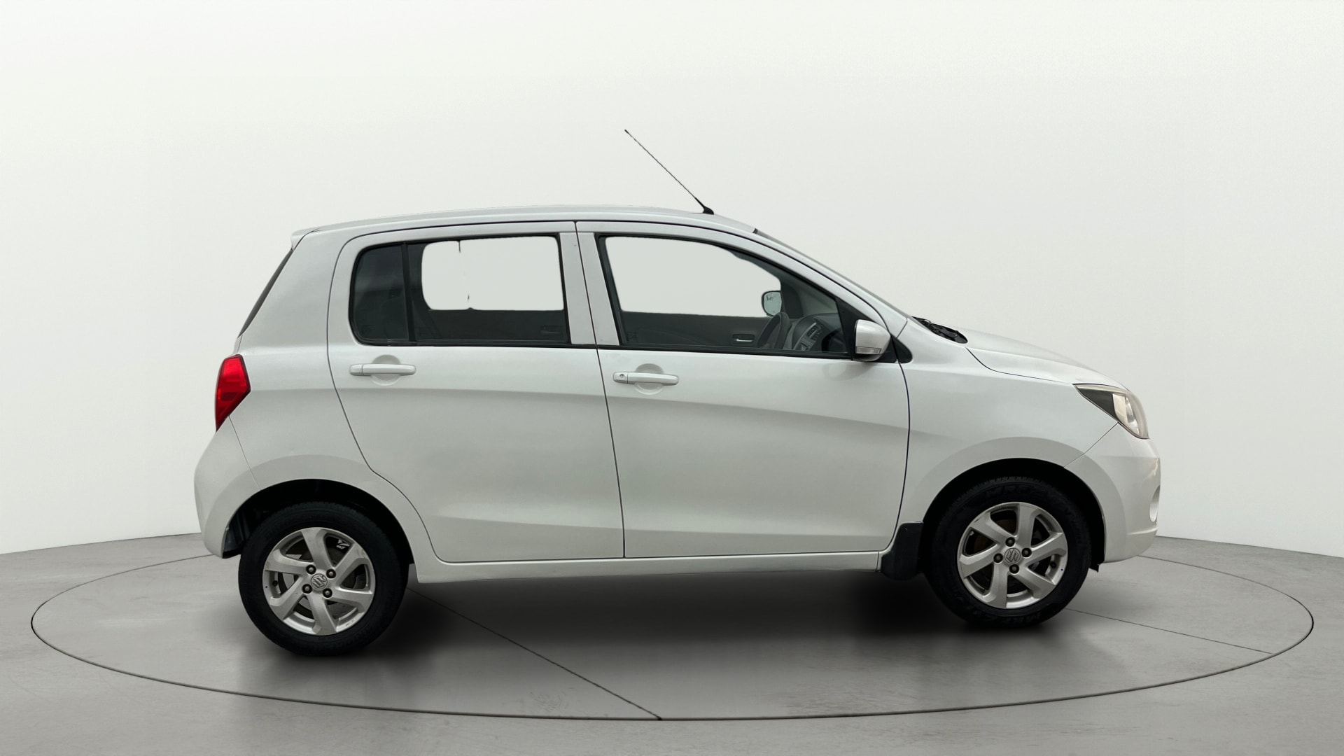 View 2015 Maruti Suzuki 1000 Base Variant Image 8 Used 2015 Maruti Suzuki 1000 Base Variant Image 8