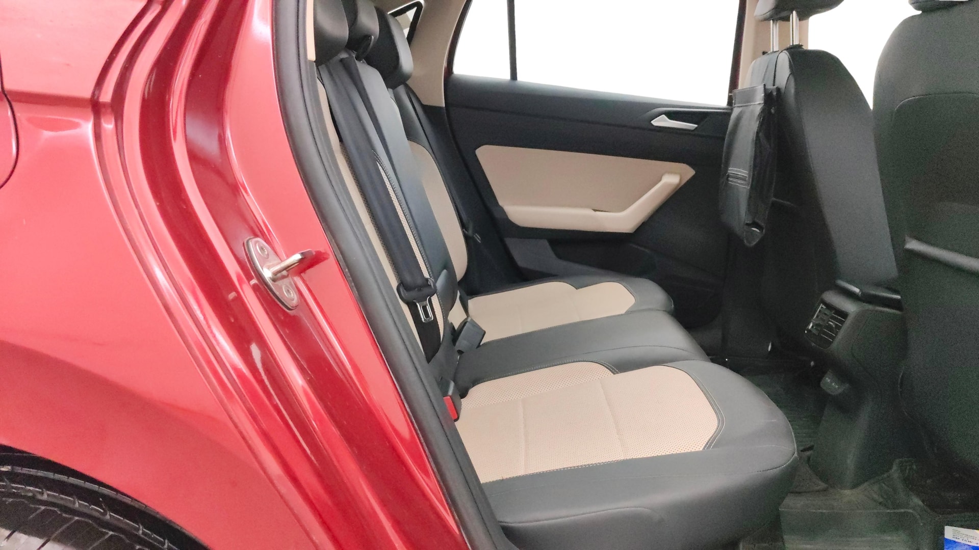 View 2023 Volkswagen Virtus Topline 1.0 TSI MT Image 30 Used 2023 Volkswagen Virtus Topline 1.0 TSI MT Image 30