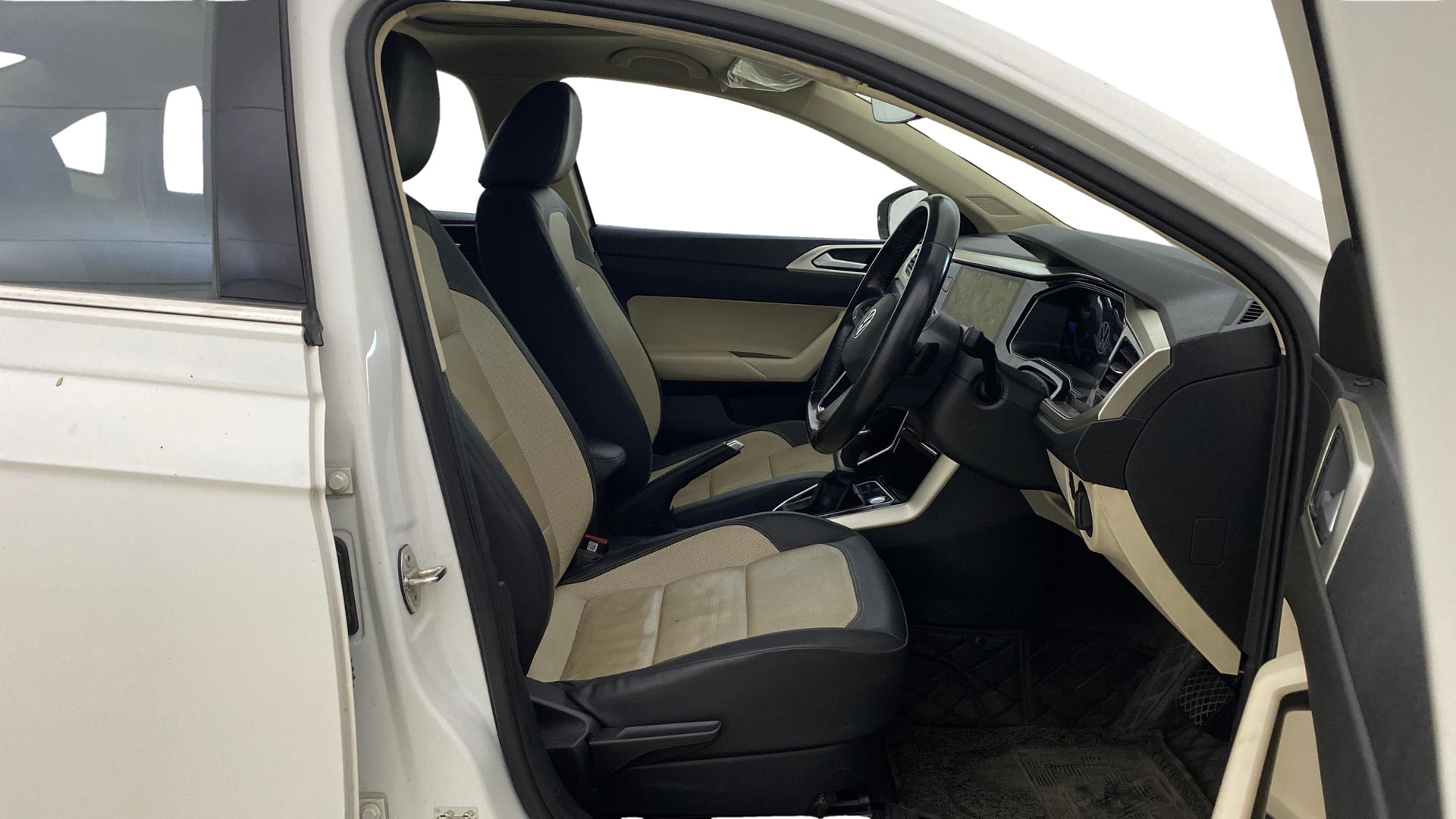 View 2023 Volkswagen Virtus Topline 1.0 TSI MT Image 28 Used 2023 Volkswagen Virtus Topline 1.0 TSI MT Image 28
