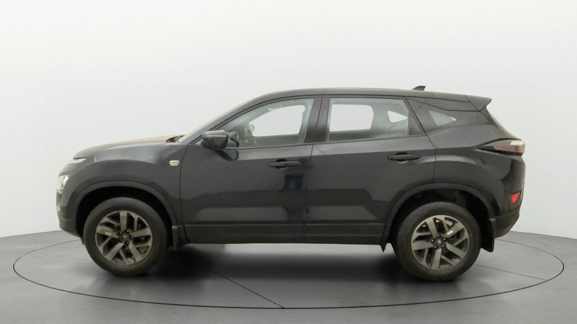 View 2023 Tata Harrier XZA Plus Option Dark Edition Image 6 Used 2023 Tata Harrier XZA Plus Option Dark Edition Image 6