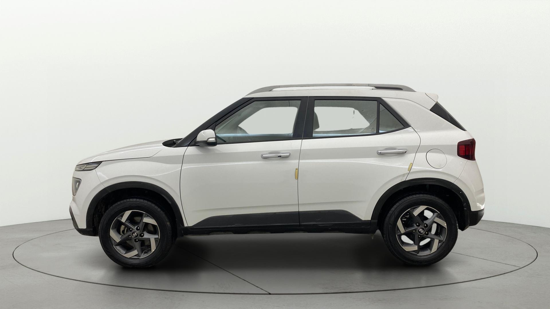 View 2019 Hyundai Venue E 1.2 Petrol BS IV Image 6 Used 2019 Hyundai Venue E 1.2 Petrol BS IV Image 6