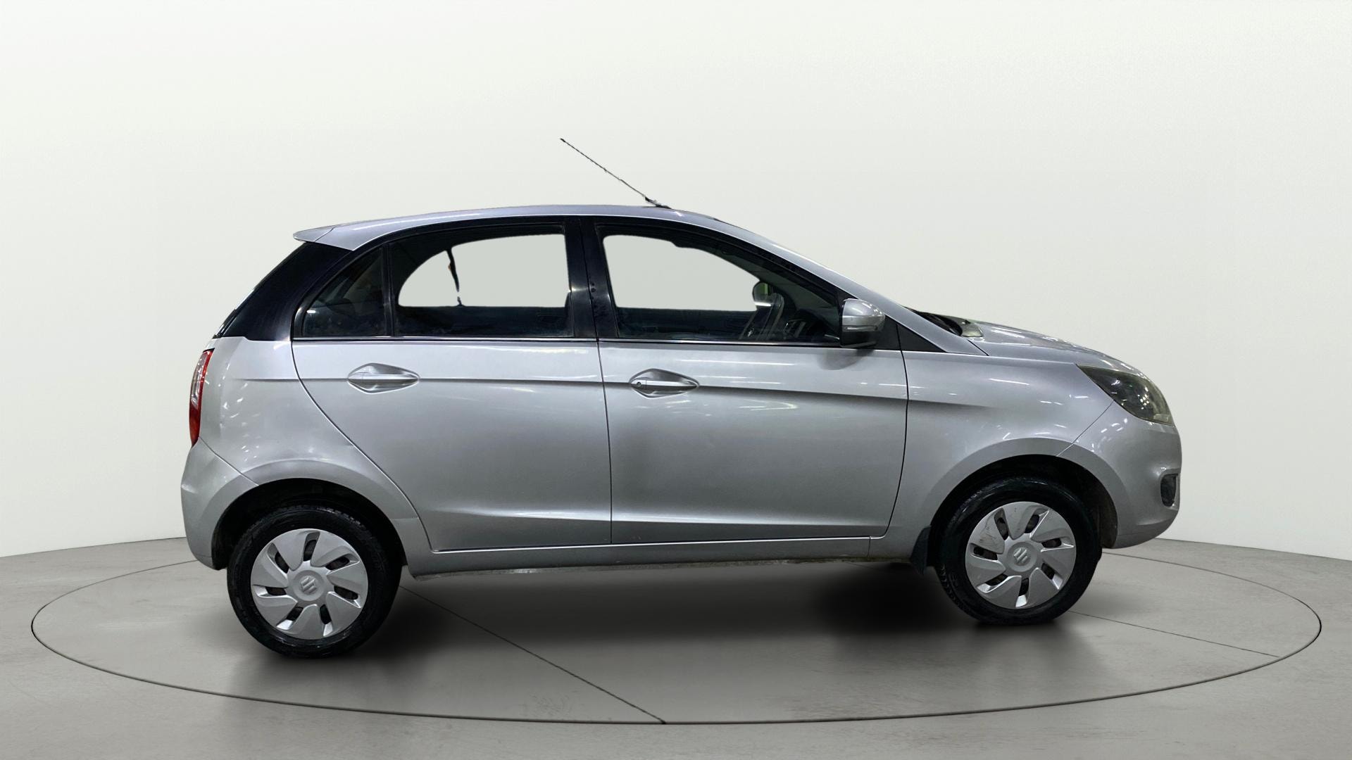 View 2016 Tata Bolt XE Quadrajet 75PS Diesel Image 25 Used 2016 Tata Bolt XE Quadrajet 75PS Diesel Image 25