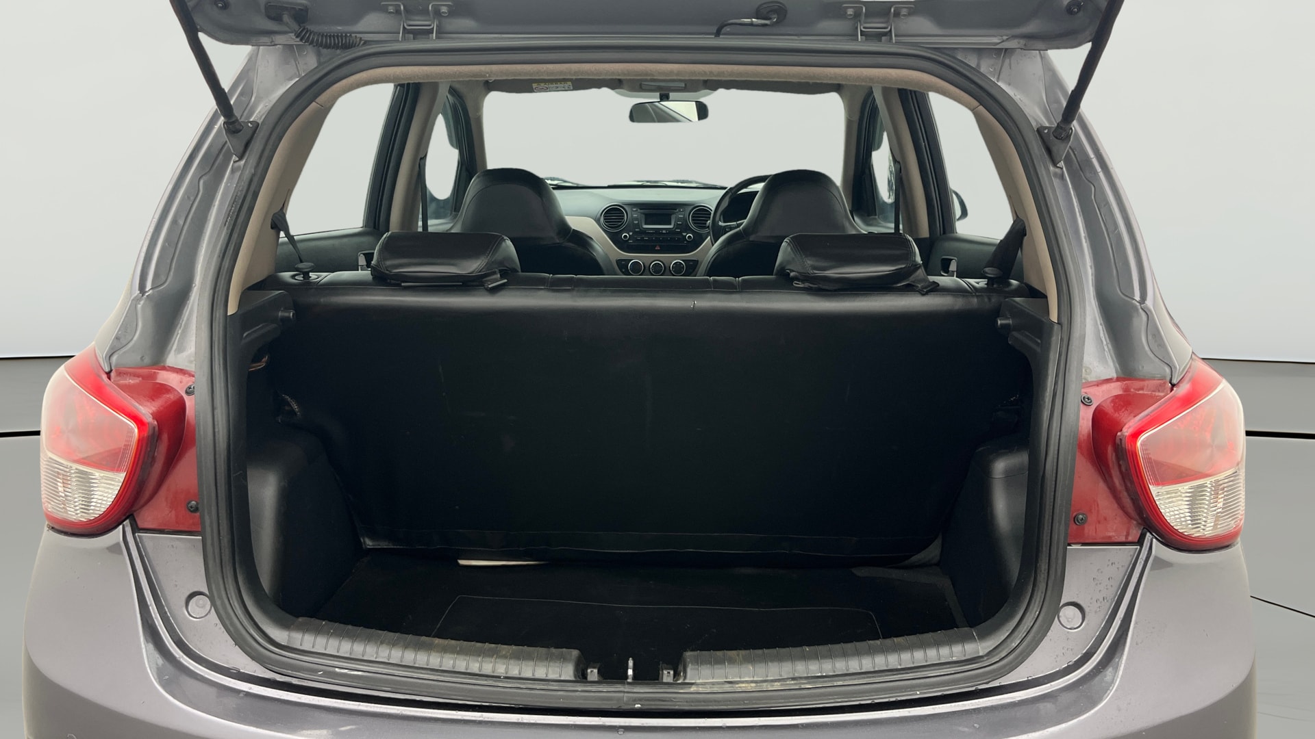View 2016 Hyundai Grand i10 1.2 Asta Petrol Image 37 Used 2016 Hyundai Grand i10 1.2 Asta Petrol Image 37