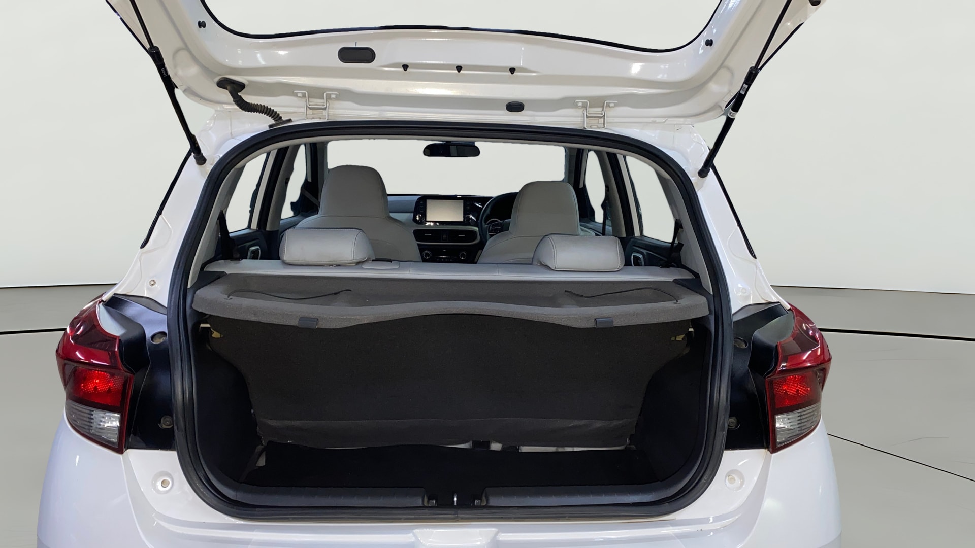 View 2024 Hyundai Grand i10 Nios Sportz Petrol AMT Image 43 Used 2024 Hyundai Grand i10 Nios Sportz Petrol AMT Image 43