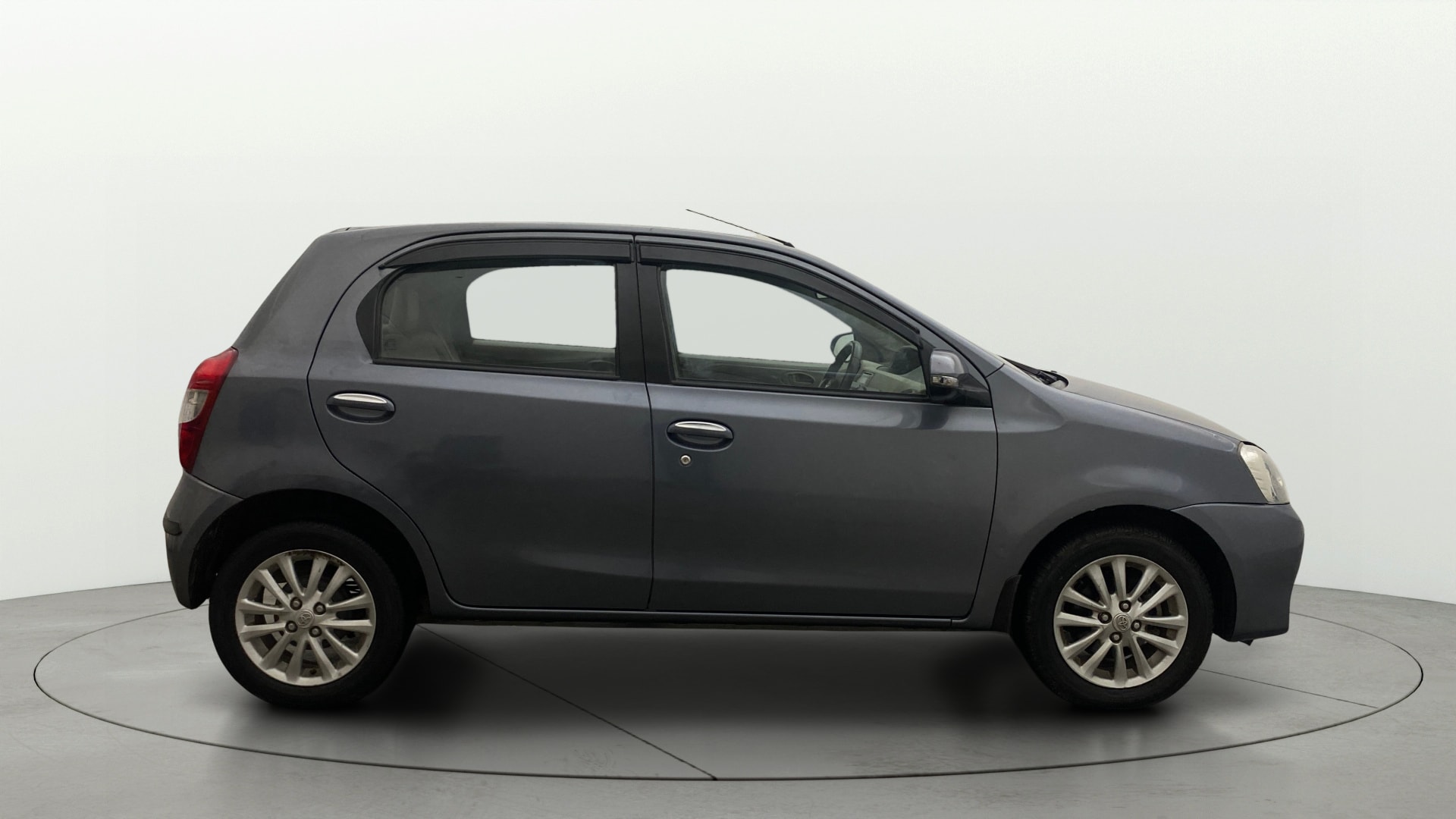 View 2015 Toyota Etios Liva VX Image 8 Used 2015 Toyota Etios Liva VX Image 8