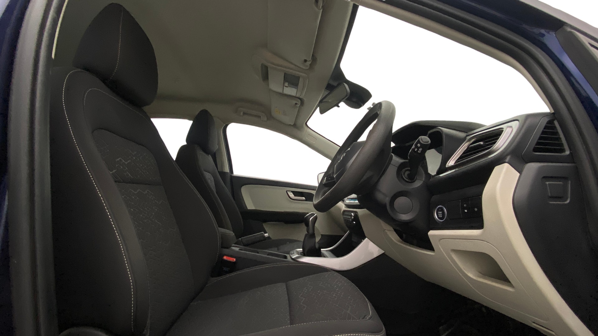 View 2023 Tata Altroz XZ Petrol Image 27 Used 2023 Tata Altroz XZ Petrol Image 27