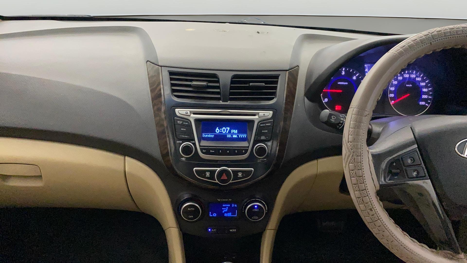 View 2016 Hyundai Verna 1.6 CRDI S AT Image 17 Used 2016 Hyundai Verna 1.6 CRDI S AT Image 17