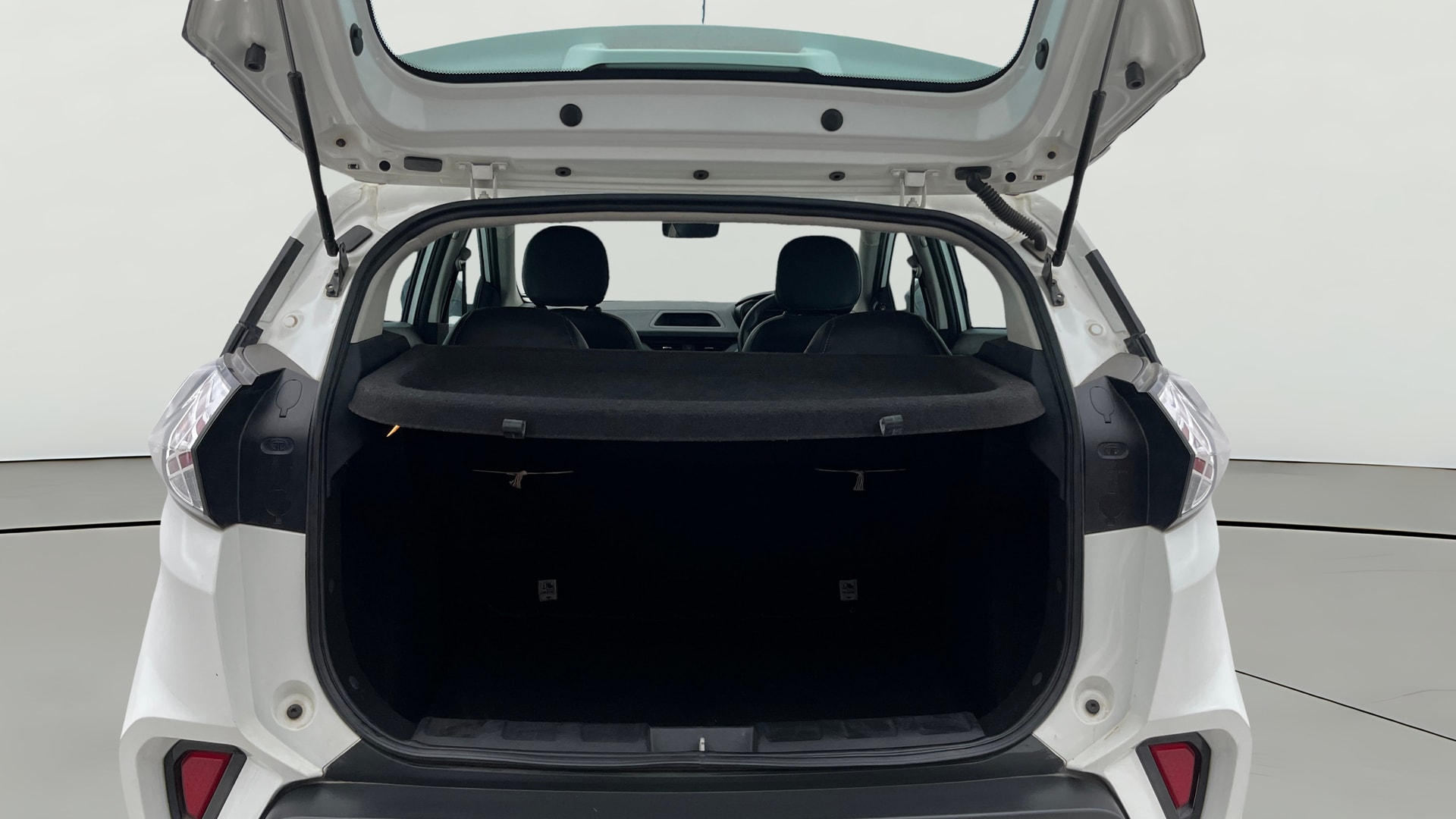 View 2020 Tata Nexon Revotron XM Image 36 Used 2020 Tata Nexon Revotron XM Image 36