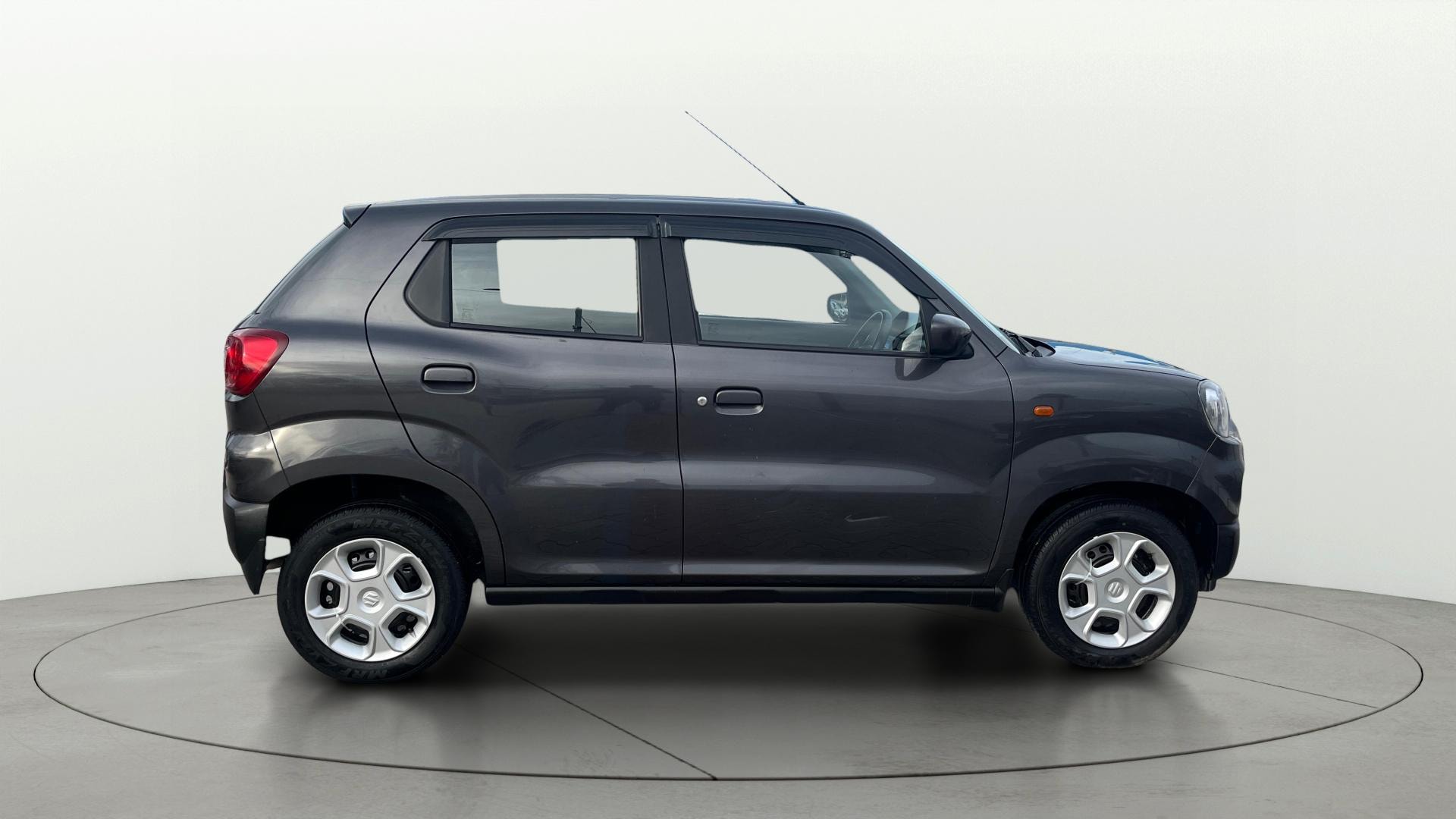 View 2024 Maruti Suzuki 1000 Base Variant Image 8 Used 2024 Maruti Suzuki 1000 Base Variant Image 8