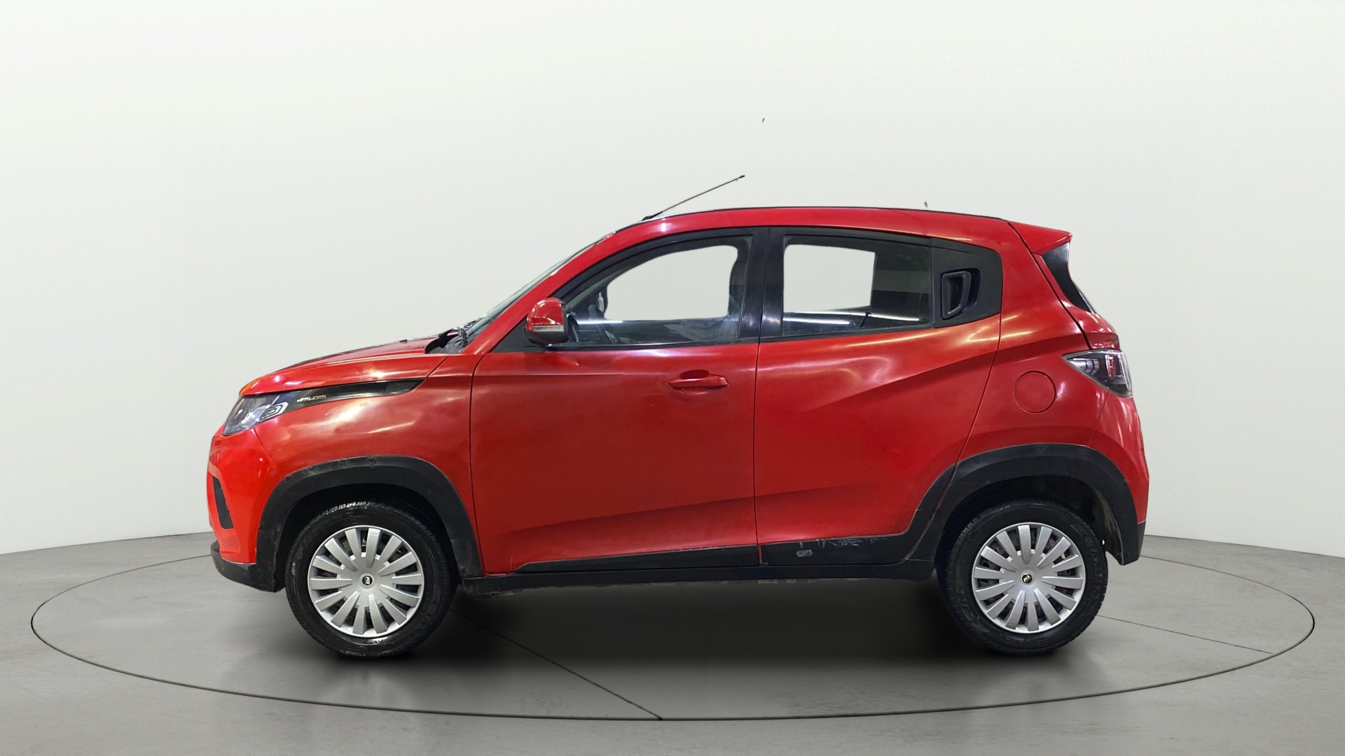 View 2020 Mahindra KUV100 K2 Petrol BS IV Image 5 Used 2020 Mahindra KUV100 K2 Petrol BS IV Image 5