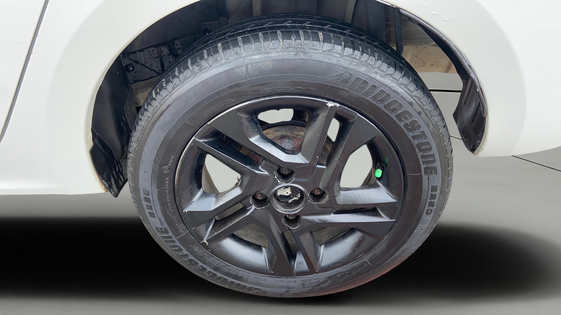 View 2022 Tata Tigor XE Diesel Image 11 Used 2022 Tata Tigor XE Diesel Image 11