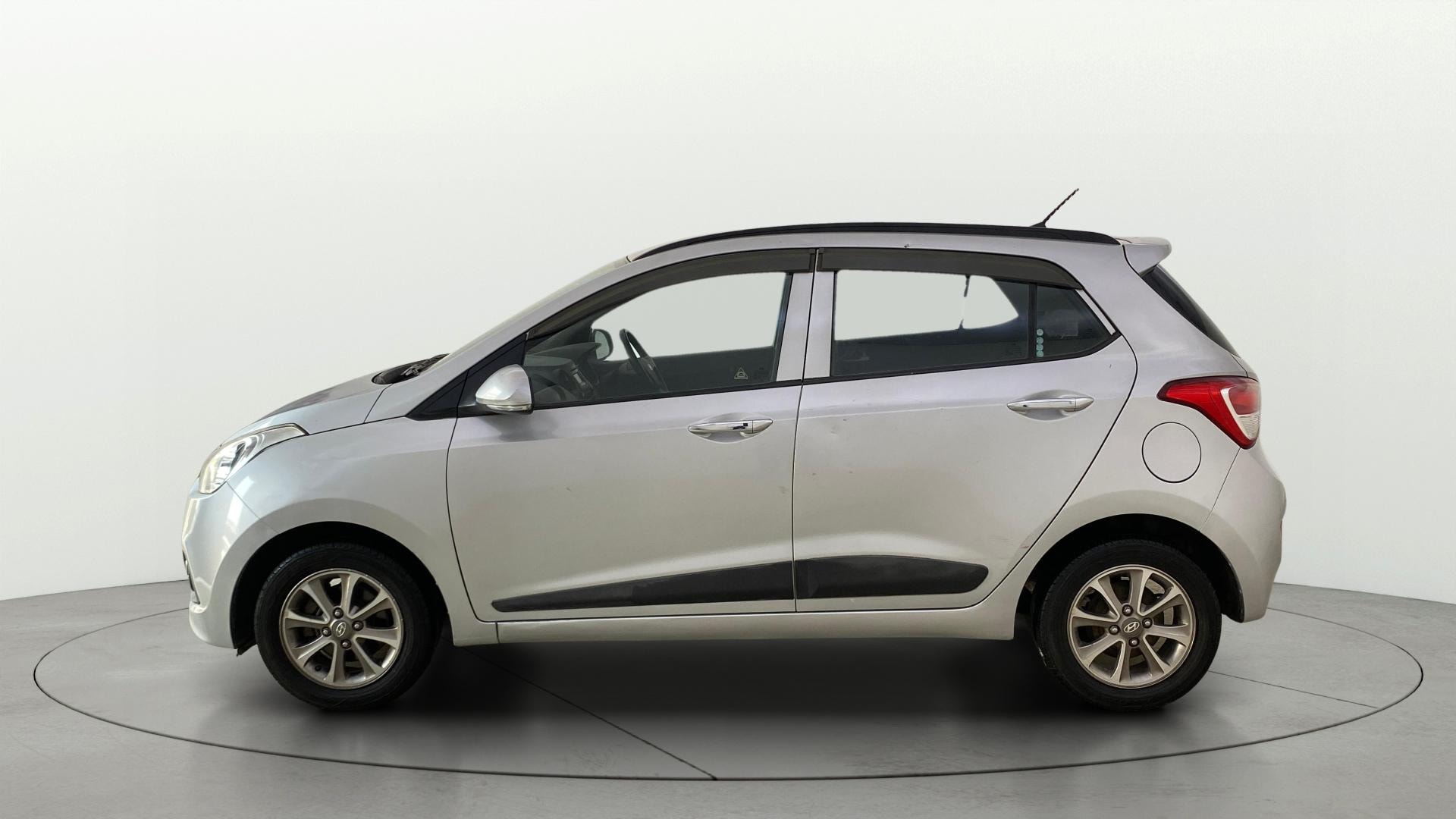 View 2013 Hyundai Grand i10 1.2 Asta Petrol Image 5 Used 2013 Hyundai Grand i10 1.2 Asta Petrol Image 5