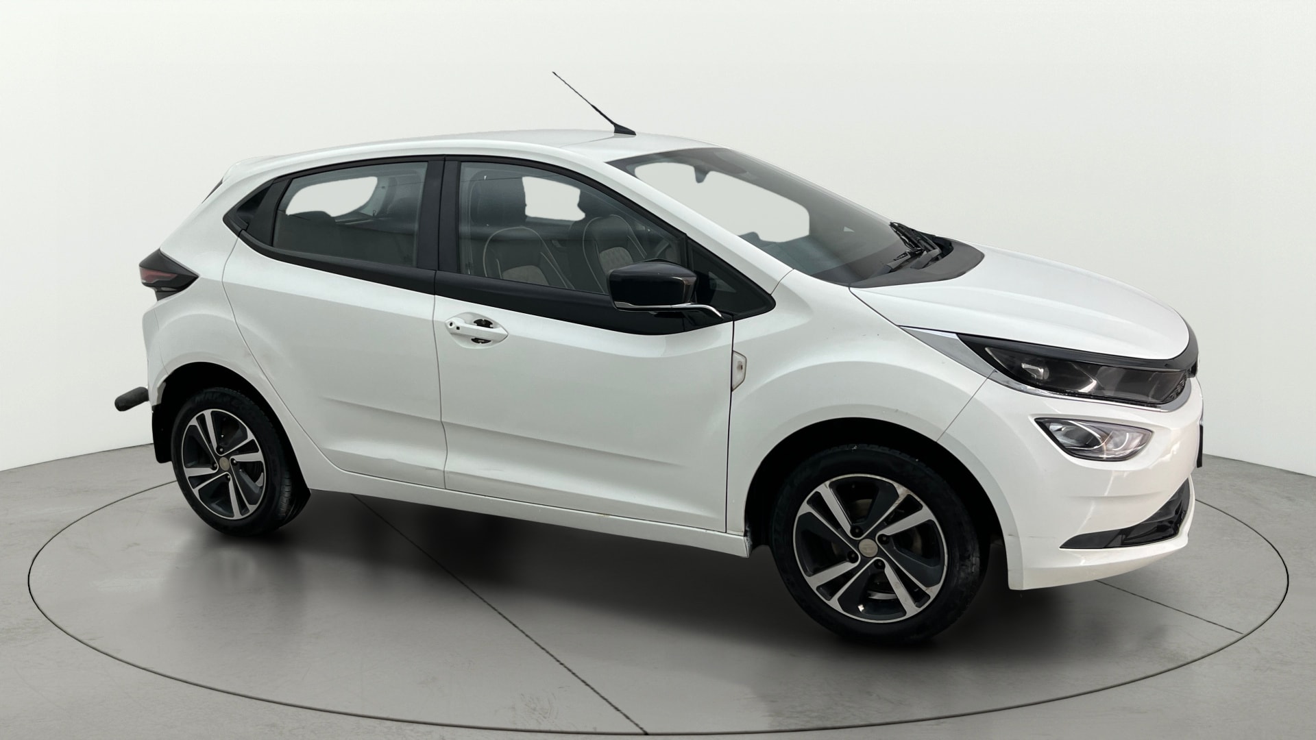 View 2023 Tata Altroz XZ Petrol Image 23 Used 2023 Tata Altroz XZ Petrol Image 23