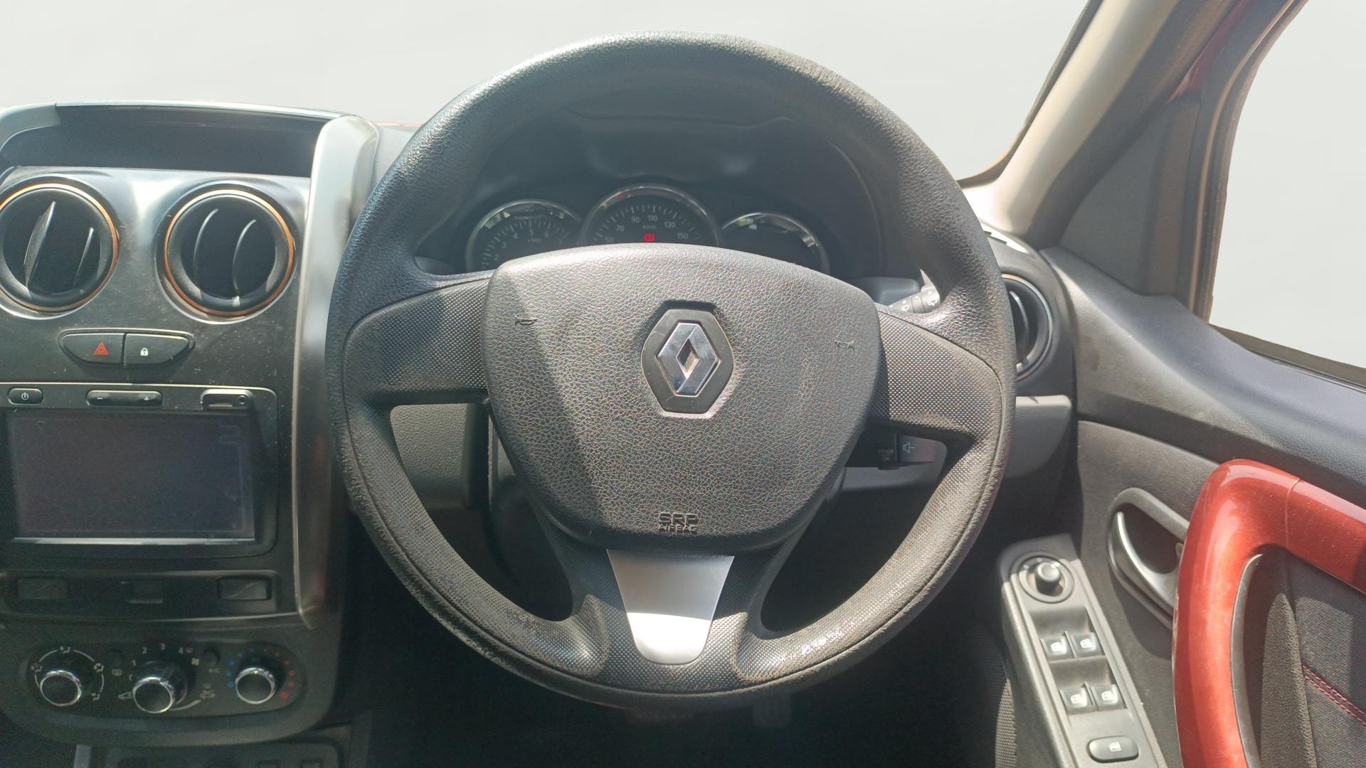 View 2018 Renault Duster Petrol RxS CVT Petrol Image 12 Used 2018 Renault Duster Petrol RxS CVT Petrol Image 12