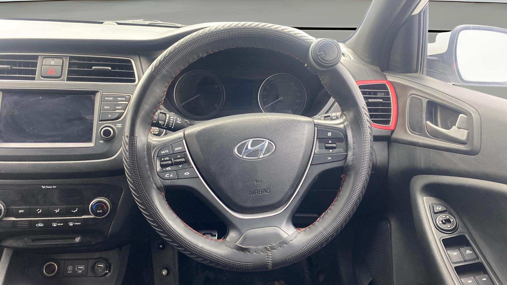 View 2019 Hyundai i20 Active 1.2 SX Image 12 Used 2019 Hyundai i20 Active 1.2 SX Image 12