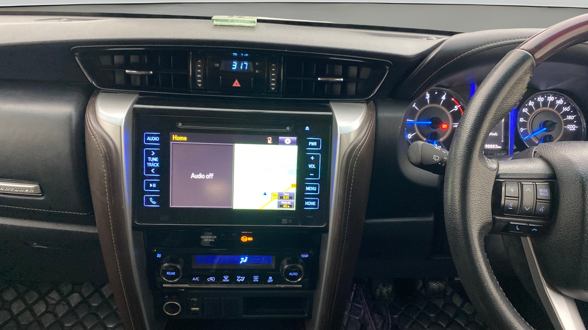 View 2017 Toyota Fortuner 2.8 4X2 MT Image 34 Used 2017 Toyota Fortuner 2.8 4X2 MT Image 34