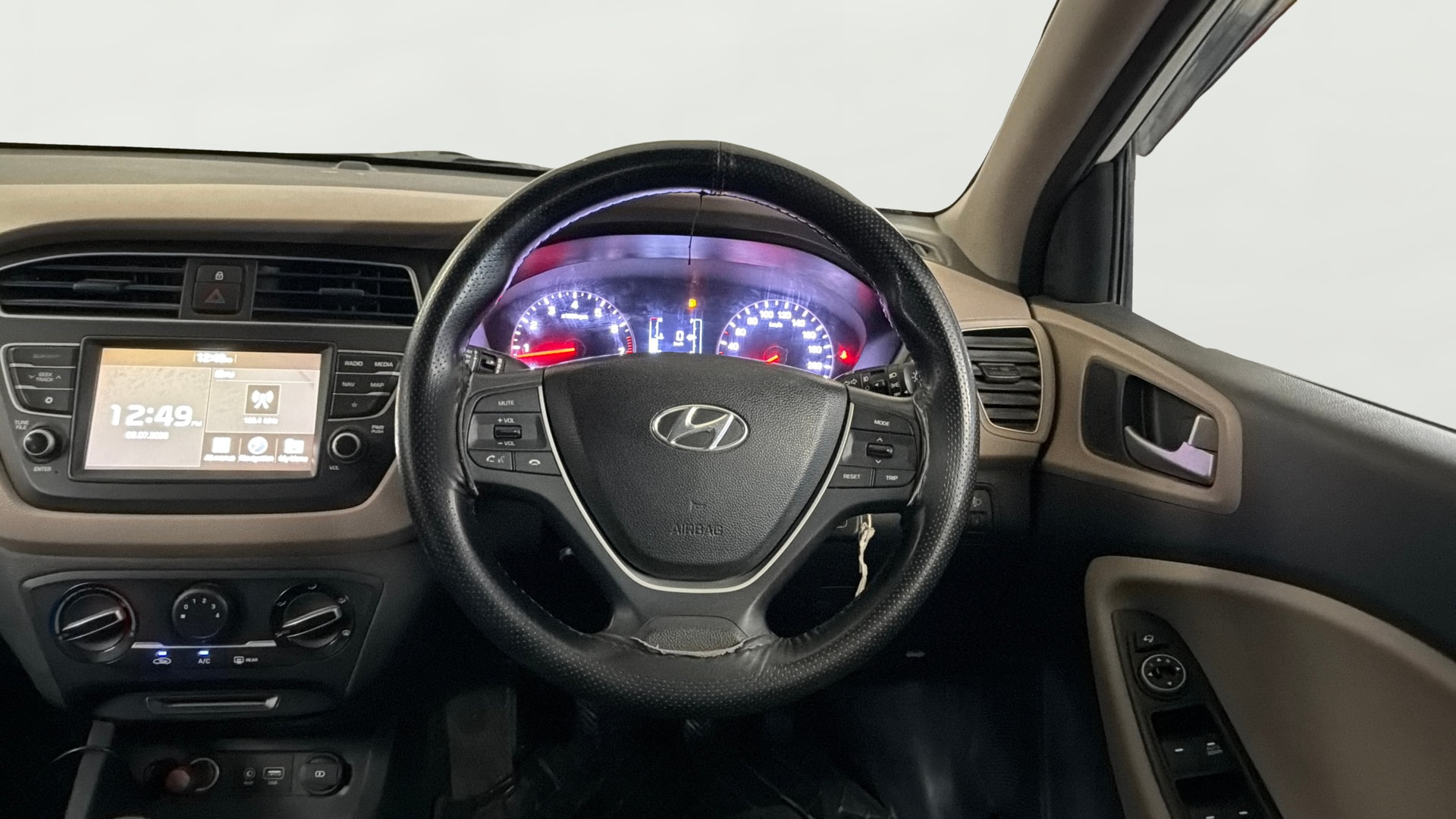 View 2020 Hyundai Elite i20 1.2 Sportz Plus Petrol Image 12 Used 2020 Hyundai Elite i20 1.2 Sportz Plus Petrol Image 12
