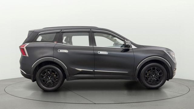 View Mahindra XUV700 Image 29 Used Mahindra XUV700 Image 29