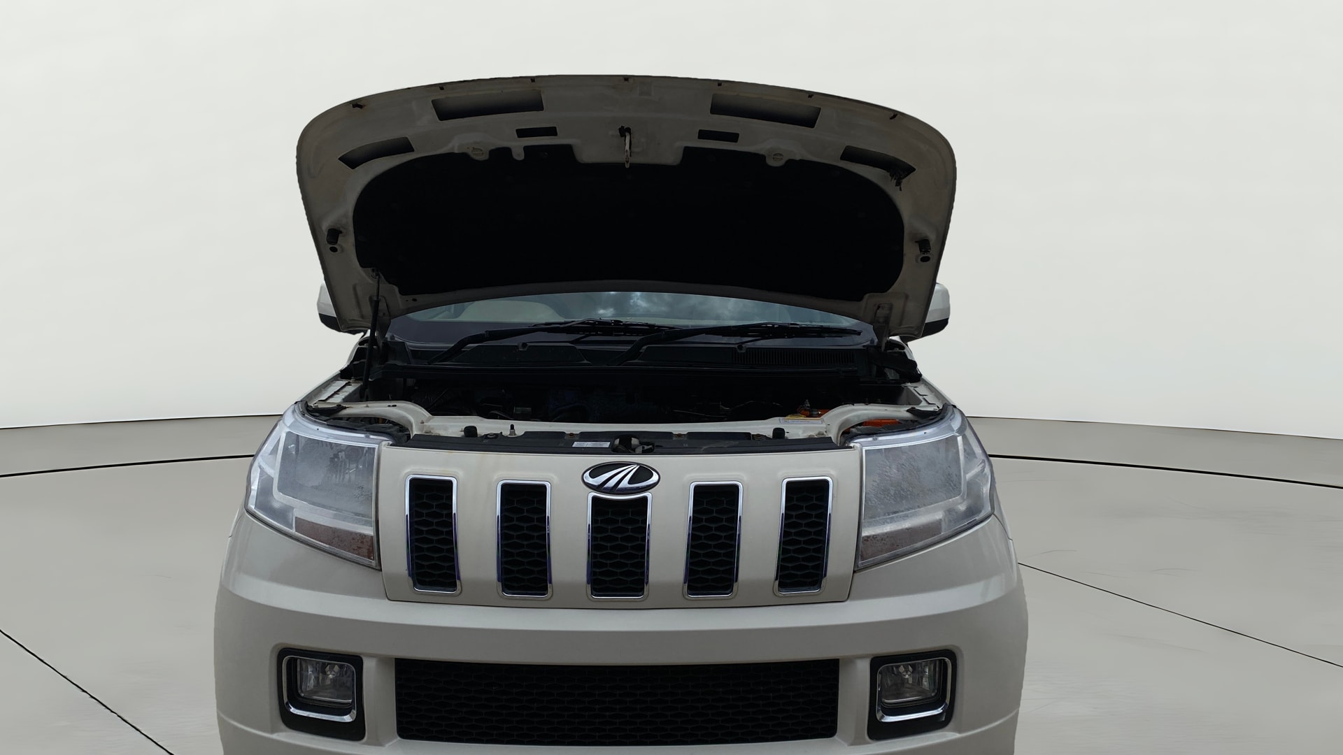 View 2017 Mahindra TUV300 T8 Image 19 Used 2017 Mahindra TUV300 T8 Image 19
