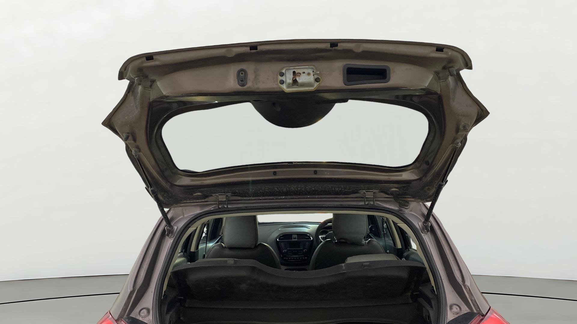 View 2017 Tata Tiago Revotorq XB Image 16 Used 2017 Tata Tiago Revotorq XB Image 16