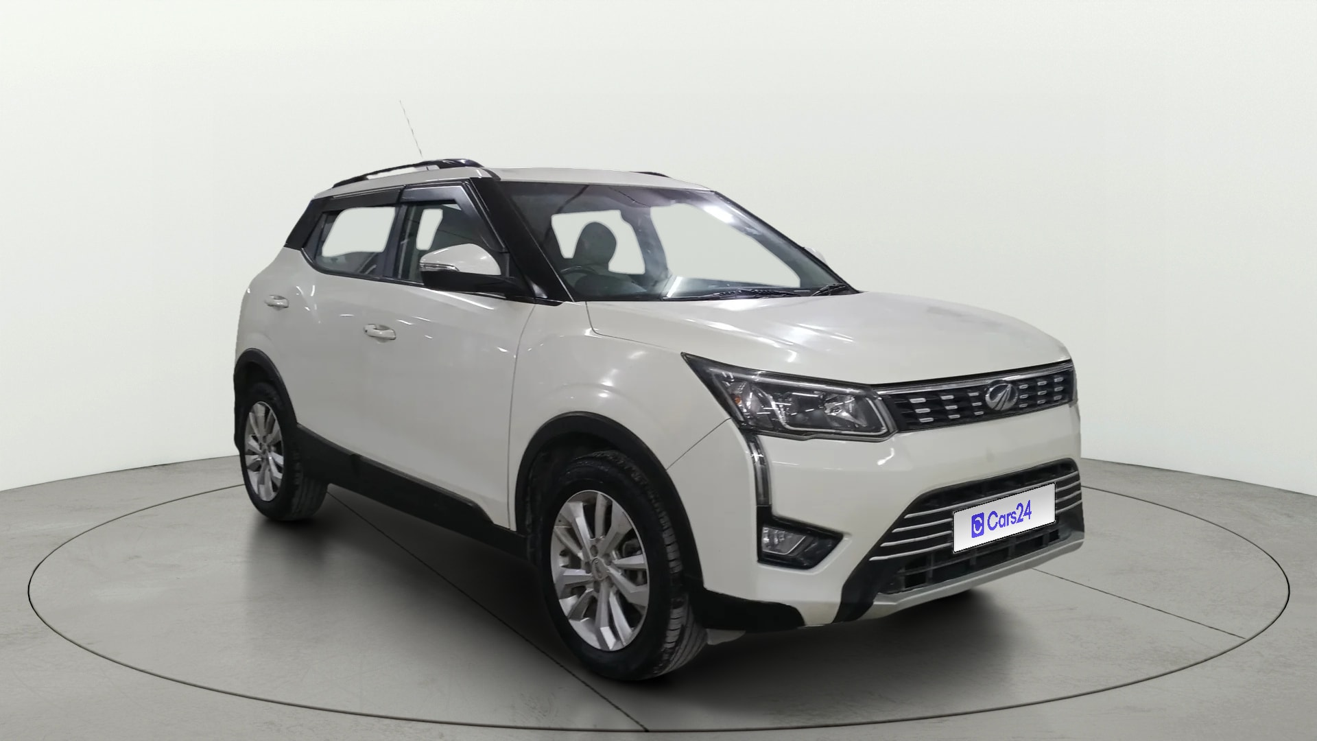 View 2020 Mahindra XUV300 W4 Petrol BS IV Image 14 Used 2020 Mahindra XUV300 W4 Petrol BS IV Image 14