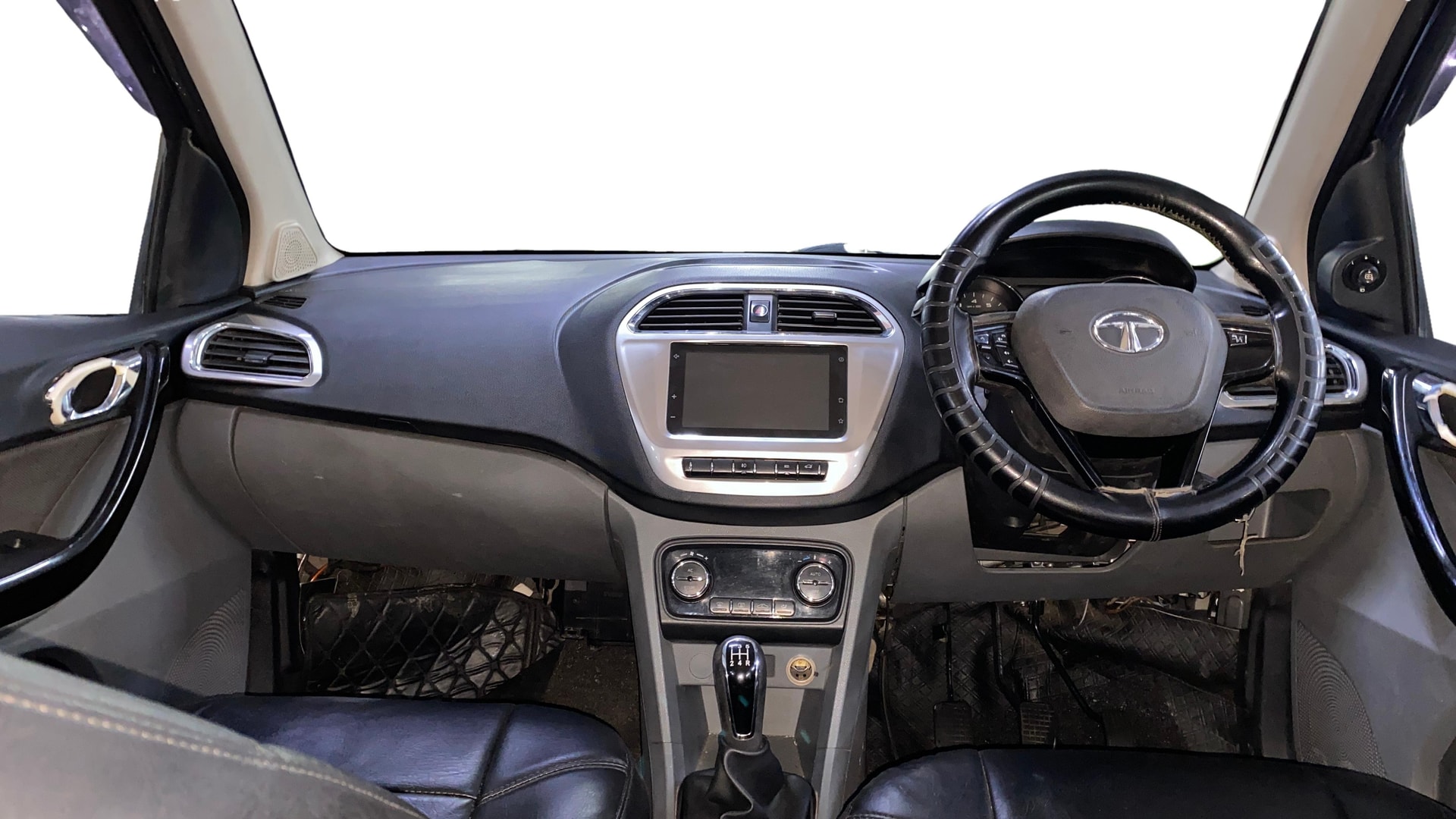 View 2019 Tata Tigor XE Diesel Image 15 Used 2019 Tata Tigor XE Diesel Image 15