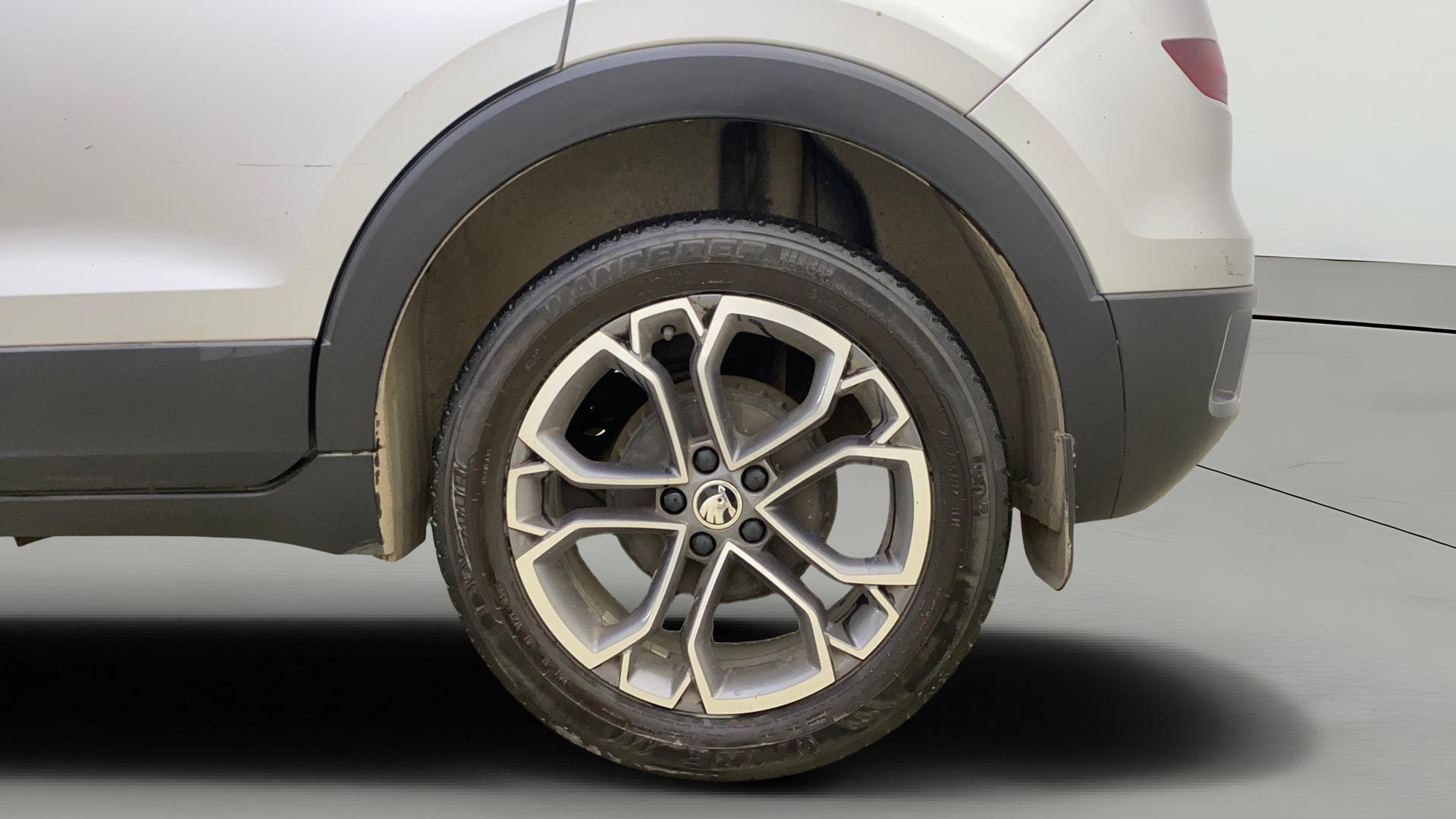 View 2022 Skoda Kushaq Style 1.5 TSI MT Image 11 Used 2022 Skoda Kushaq Style 1.5 TSI MT Image 11