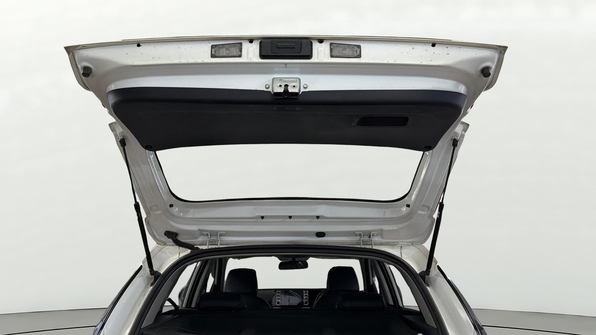 View 2021 Kia Sonet HTX iMT Petrol Image 17 Used 2021 Kia Sonet HTX iMT Petrol Image 17