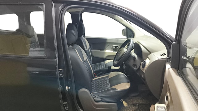 View Renault Lodgy Image 19 Used Renault Lodgy Image 19