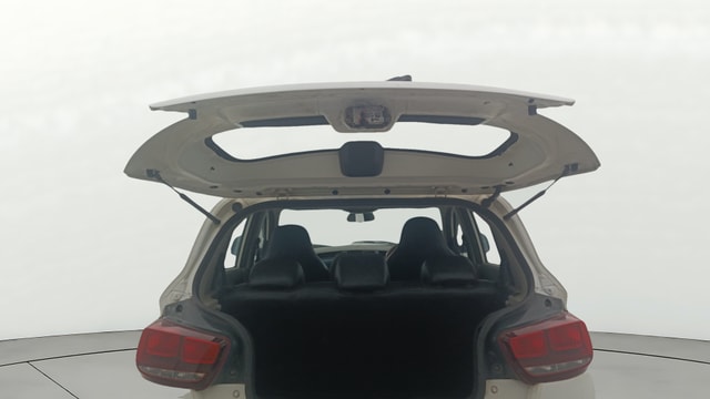 View Mahindra KUV100 Image 16 Used Mahindra KUV100 Image 16