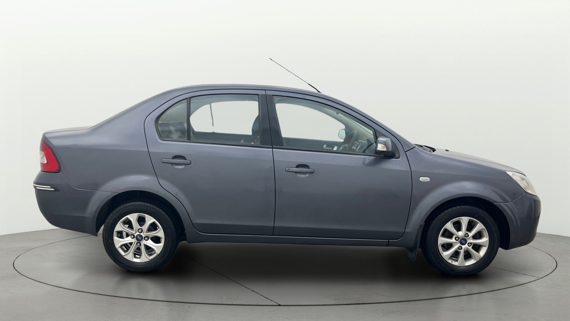View 2014 Ford Fiesta Classic 1.6 Duratec Titanium Image 8 Used 2014 Ford Fiesta Classic 1.6 Duratec Titanium Image 8