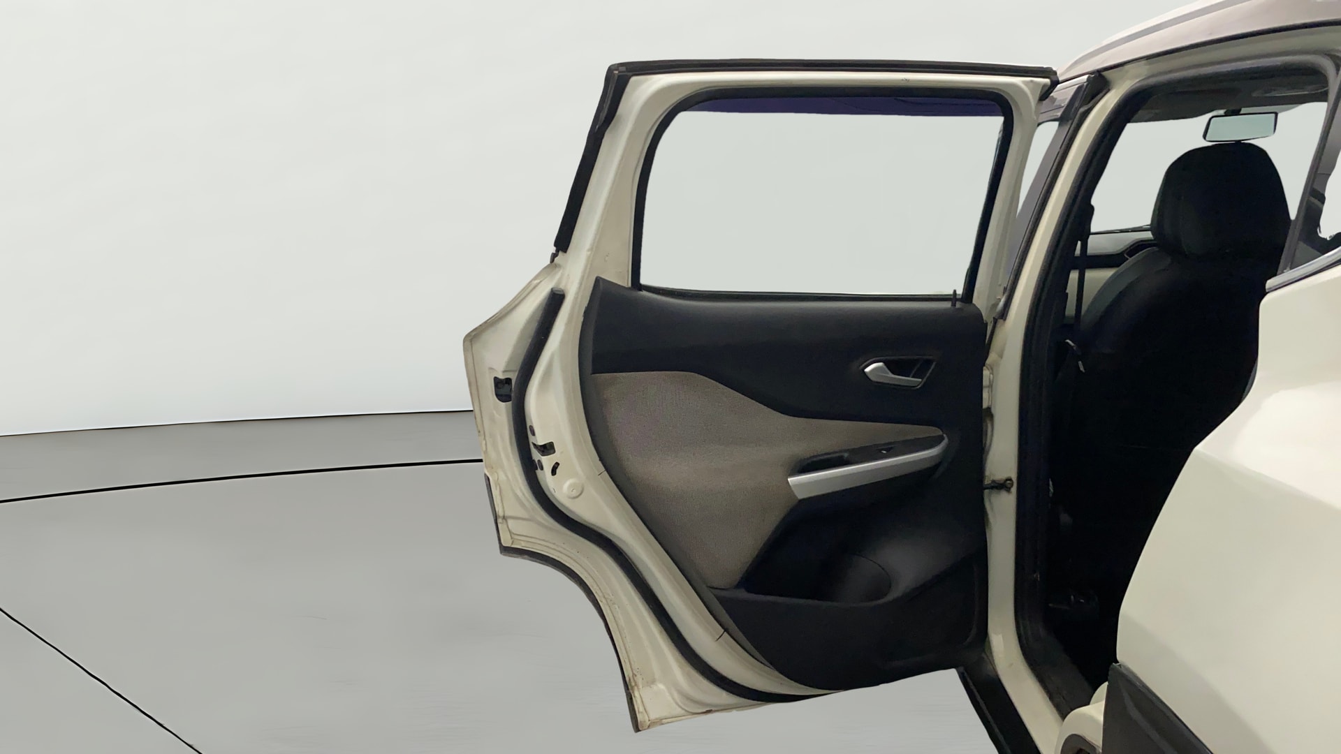 View 2021 Nissan Magnite XV Image 16 Used 2021 Nissan Magnite XV Image 16