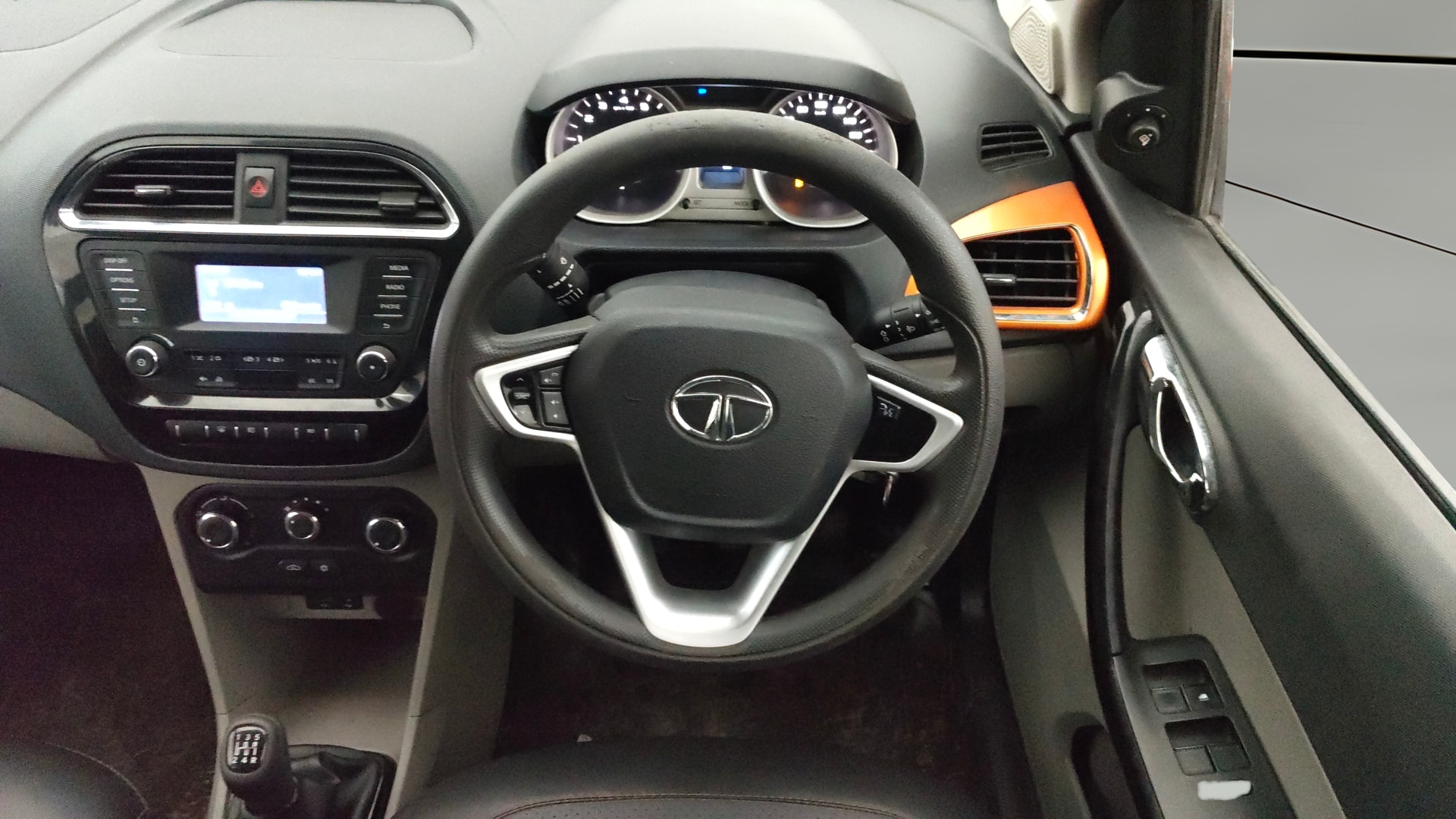 View 2018 Tata Tiago Revotorq XB Image 20 Used 2018 Tata Tiago Revotorq XB Image 20