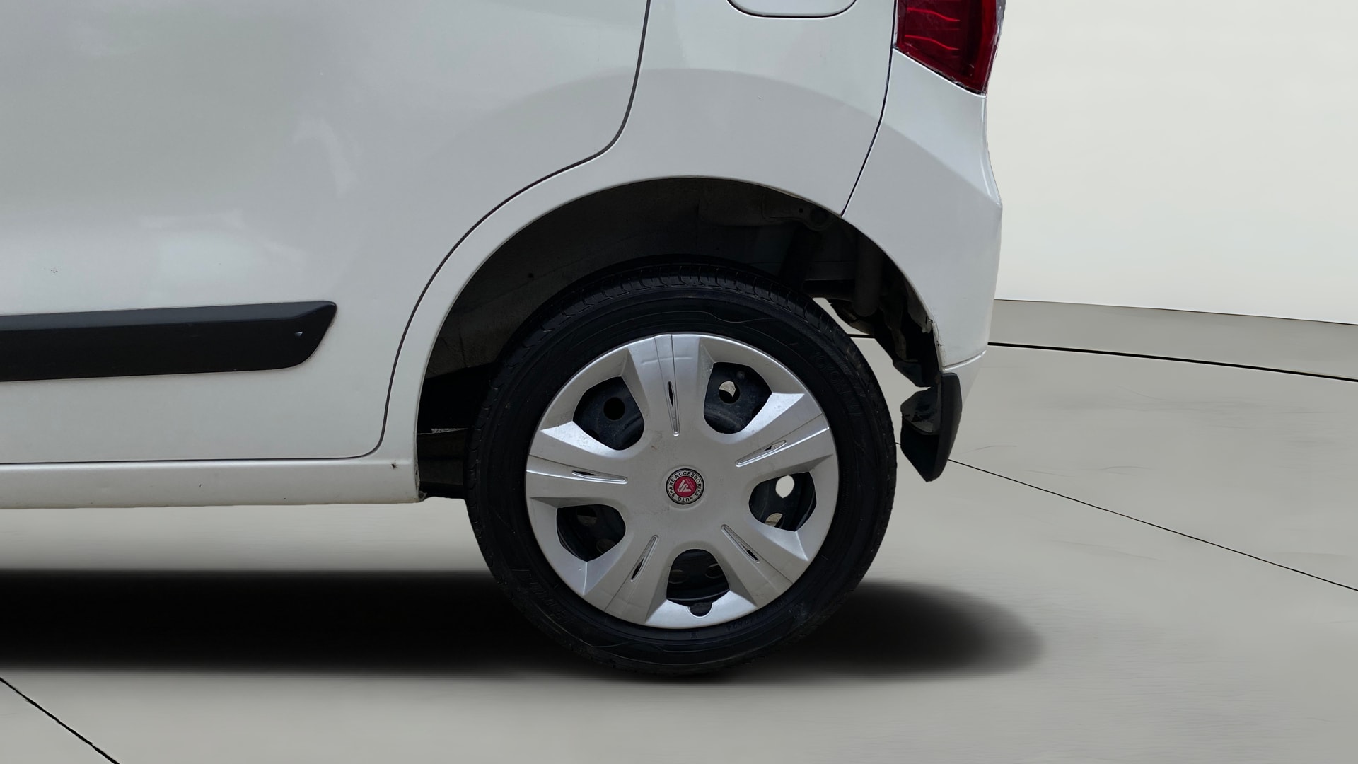 View 2018 Maruti Suzuki 1000 Base Variant Image 11 Used 2018 Maruti Suzuki 1000 Base Variant Image 11