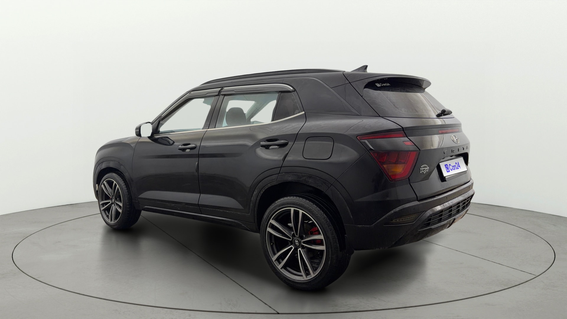 View 2023 Hyundai Creta SX (O) 1.5 Diesel AT Knight Edition Image 2 Used 2023 Hyundai Creta SX (O) 1.5 Diesel AT Knight Edition Image 2