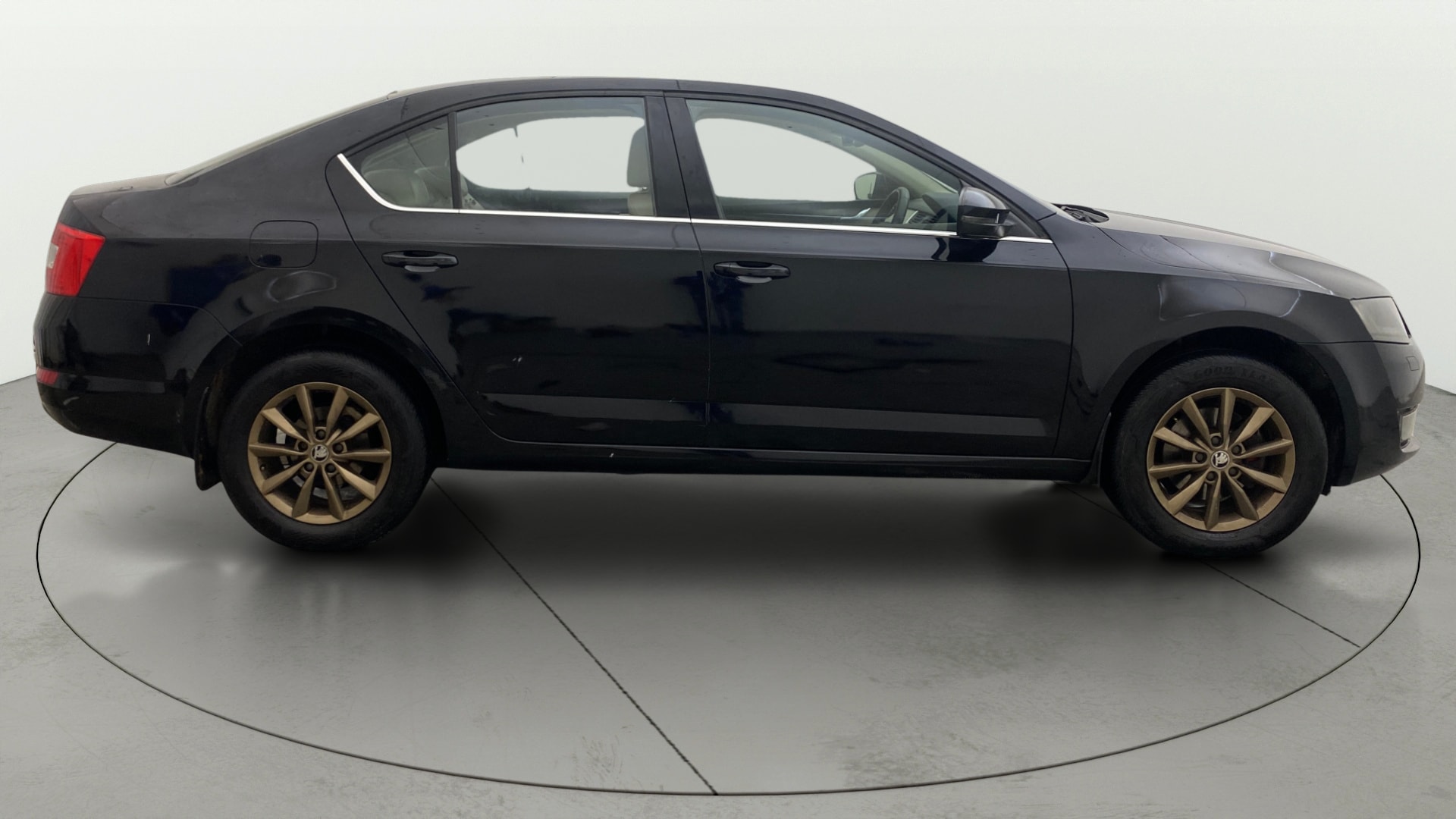 View 2016 Skoda Octavia 2.0 Style Plus TDI CR AT Image 27 Used 2016 Skoda Octavia 2.0 Style Plus TDI CR AT Image 27