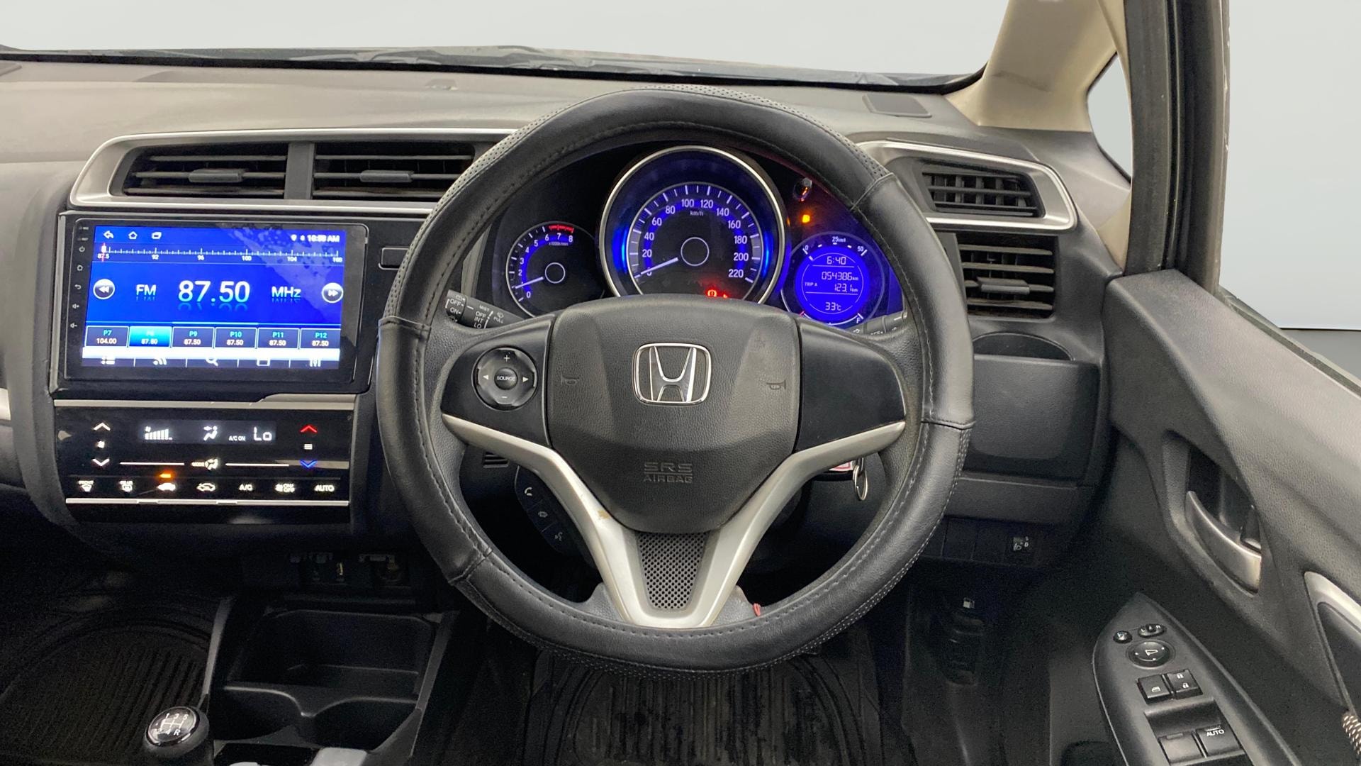 View 2019 Honda WR-V S MT Diesel Edge Edition Image 12 Used 2019 Honda WR-V S MT Diesel Edge Edition Image 12