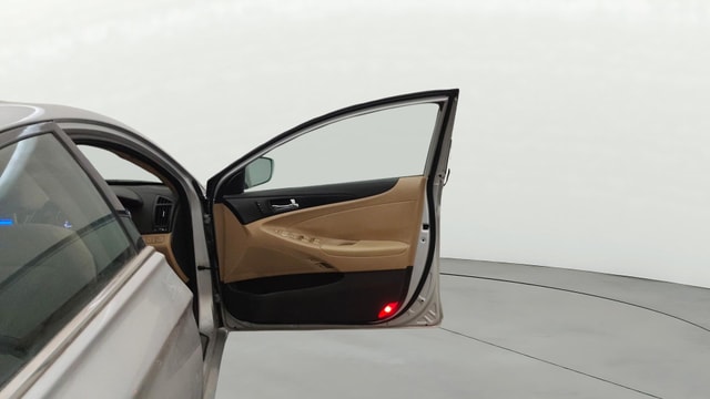 View Hyundai Sonata Image 46 Used Hyundai Sonata Image 46