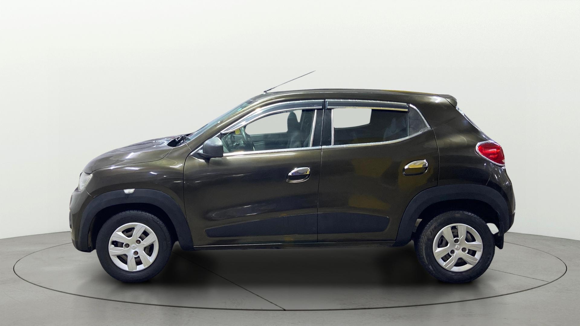 View 2018 Renault Kwid RXL Image 25 Used 2018 Renault Kwid RXL Image 25