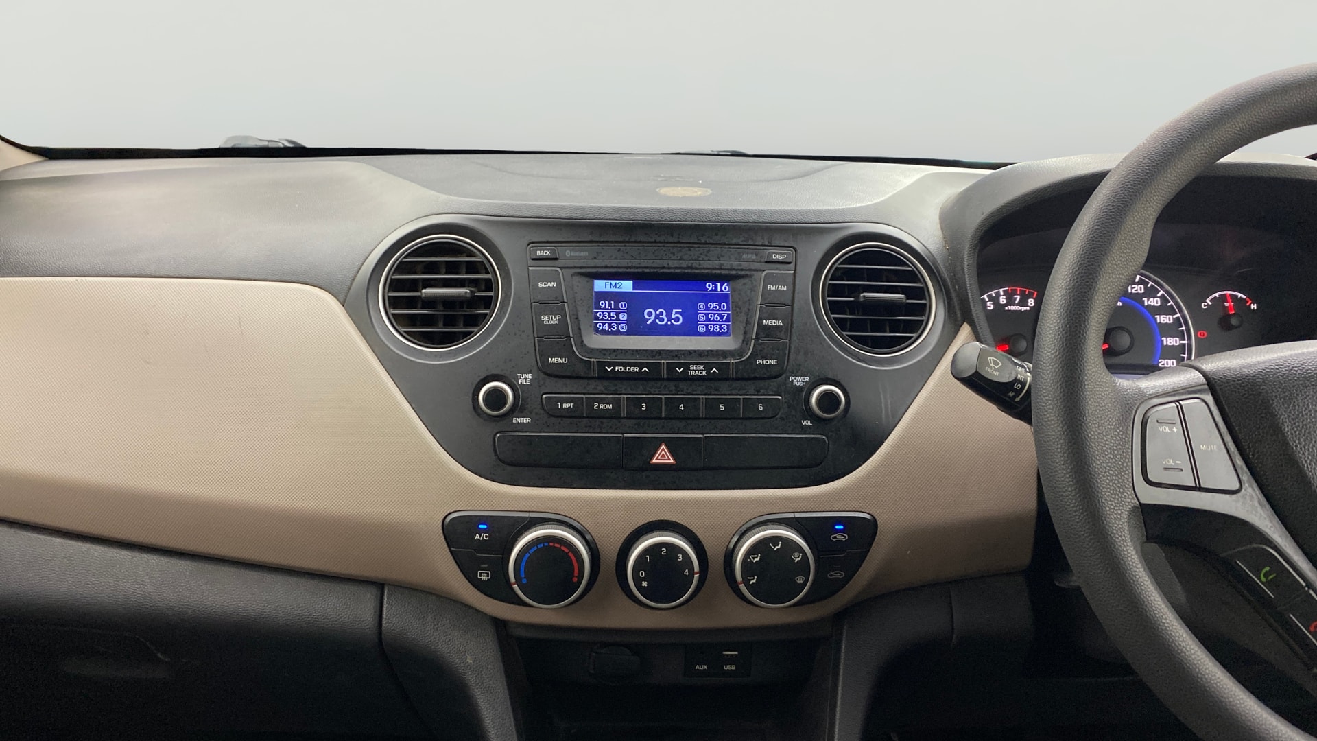 View 2016 Hyundai Grand i10 Sportz 1.2 Kappa Image 17 Used 2016 Hyundai Grand i10 Sportz 1.2 Kappa Image 17