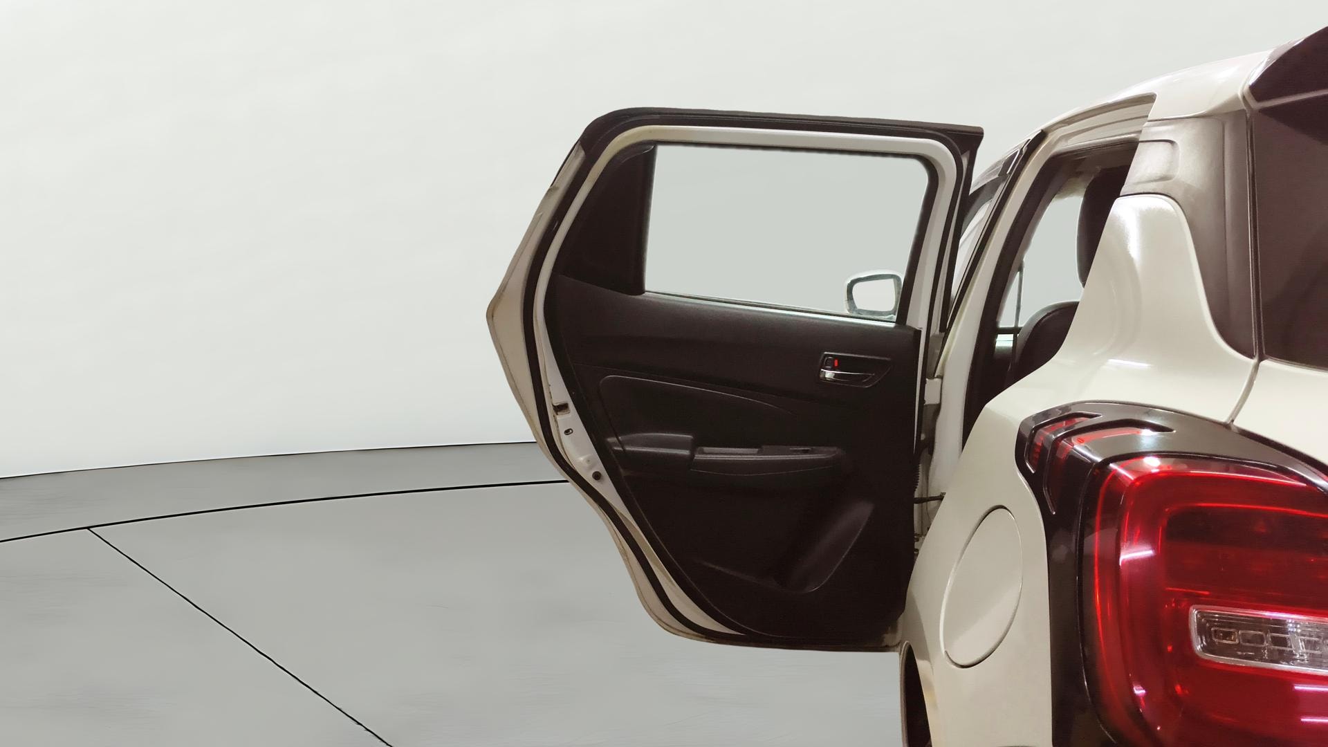 View 2019 Maruti Suzuki 1000 Base Variant Image 23 Used 2019 Maruti Suzuki 1000 Base Variant Image 23