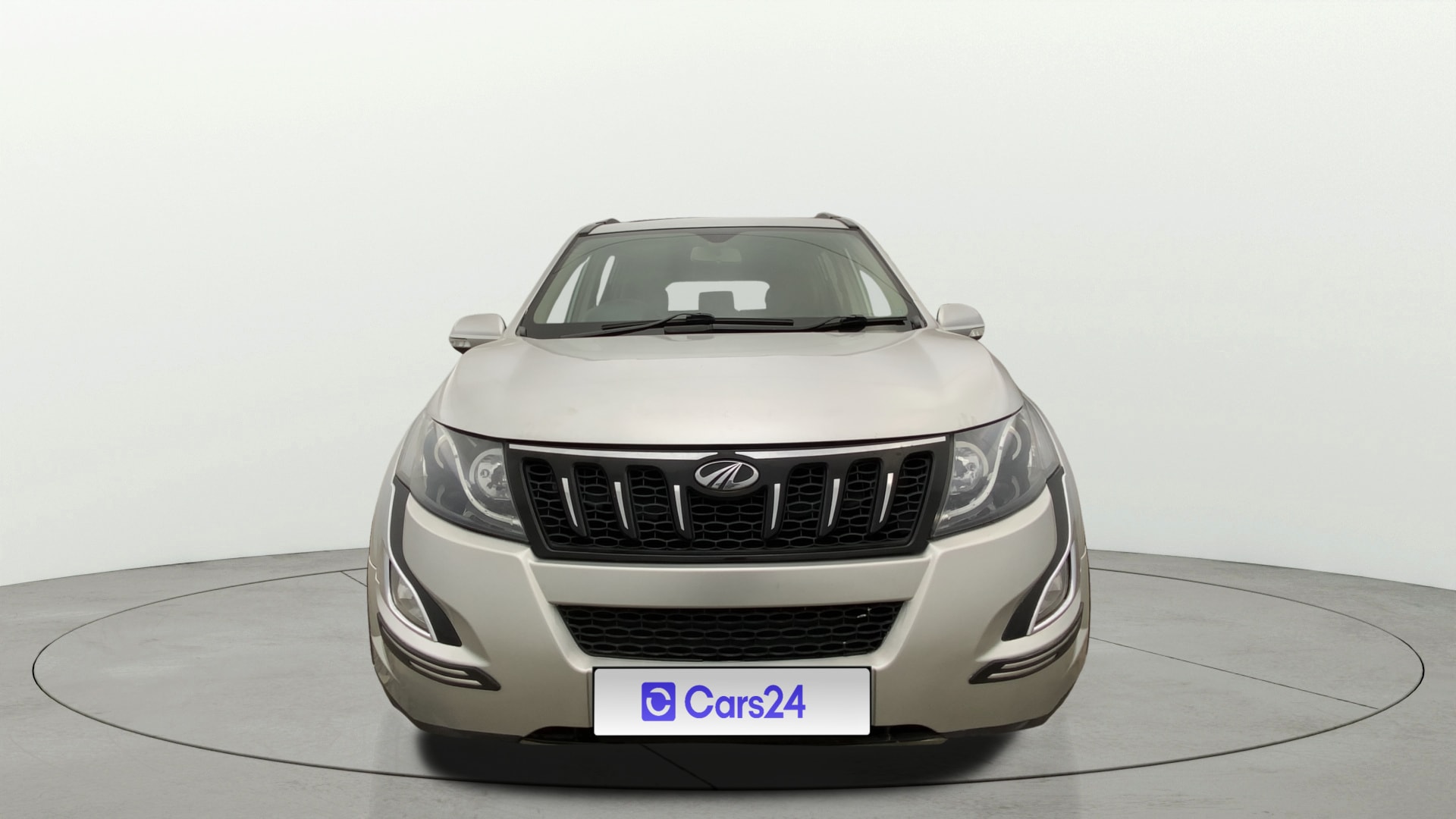View 2016 Mahindra XUV500 W10 1.99-Litre Image 1 Used 2016 Mahindra XUV500 W10 1.99-Litre Image 1