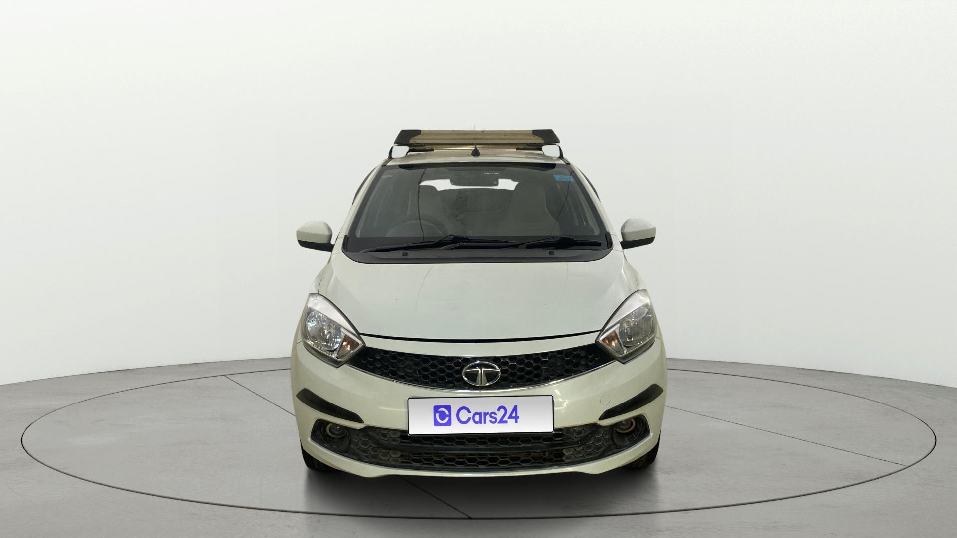 View 2018 Tata Tiago Revotorq XB Image 1 Used 2018 Tata Tiago Revotorq XB Image 1
