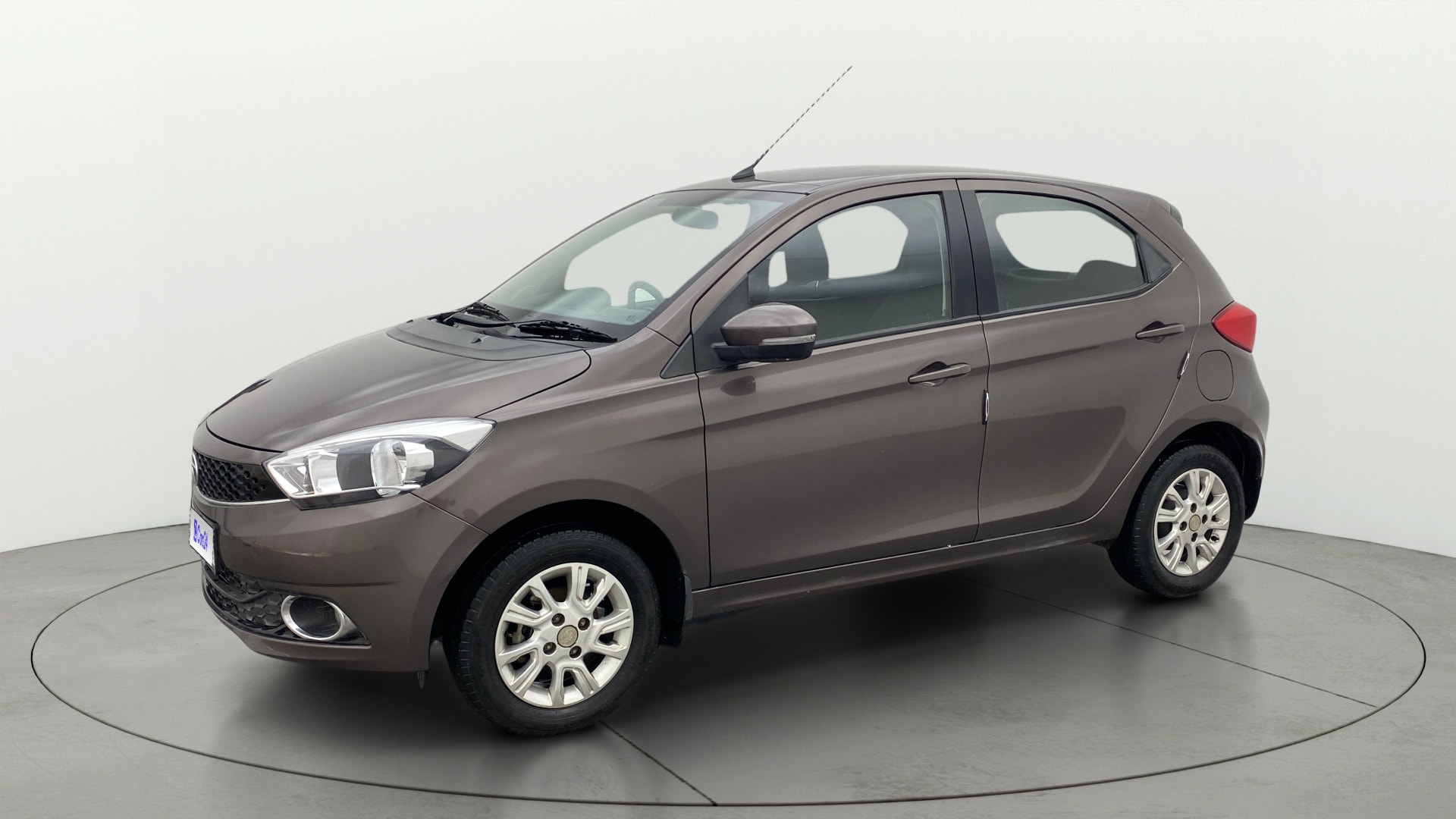 View 2018 Tata Tiago Revotorq XB Image 34 Used 2018 Tata Tiago Revotorq XB Image 34